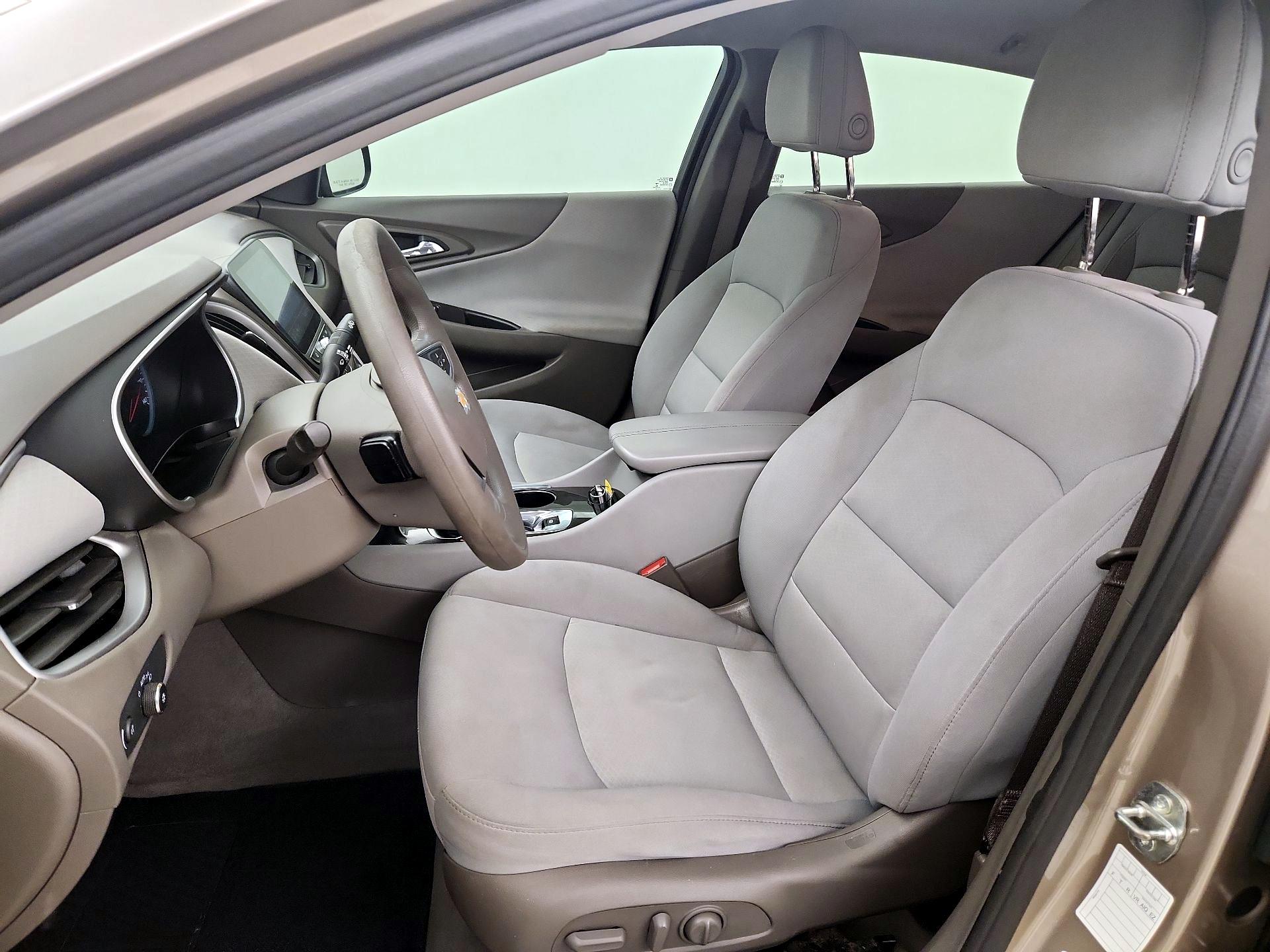 Thumbnail: 2022 Chevrolet Malibu - 11