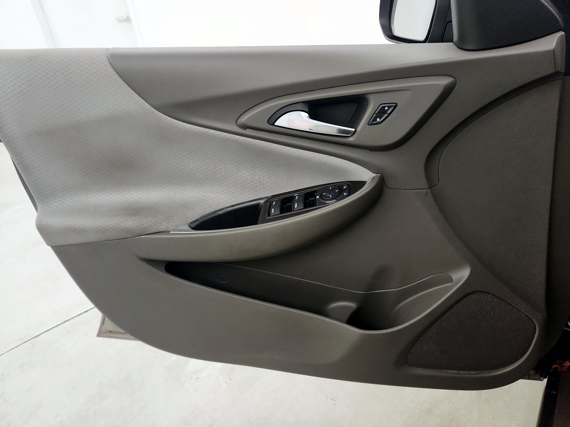 Thumbnail: 2022 Chevrolet Malibu - 12