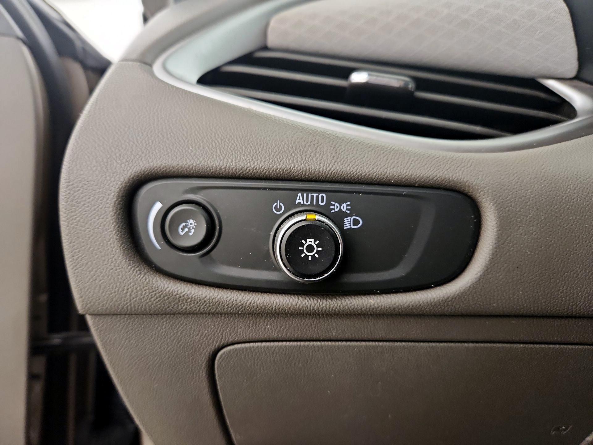 Thumbnail: 2022 Chevrolet Malibu - 13