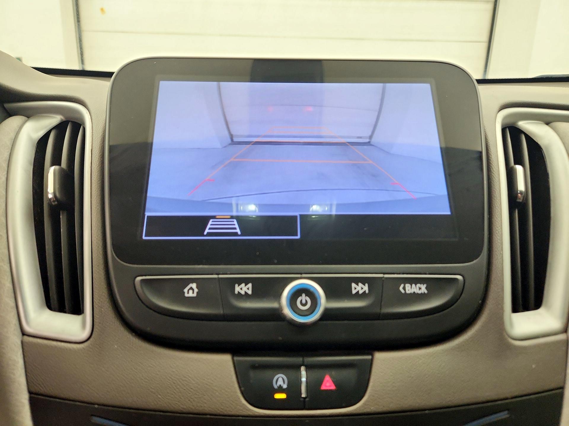 Thumbnail: 2022 Chevrolet Malibu - 14