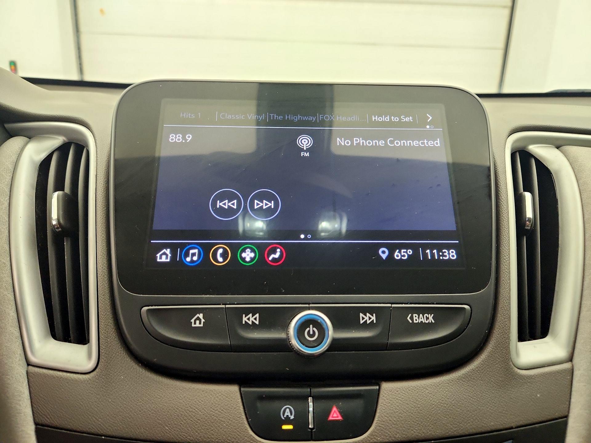 Thumbnail: 2022 Chevrolet Malibu - 15