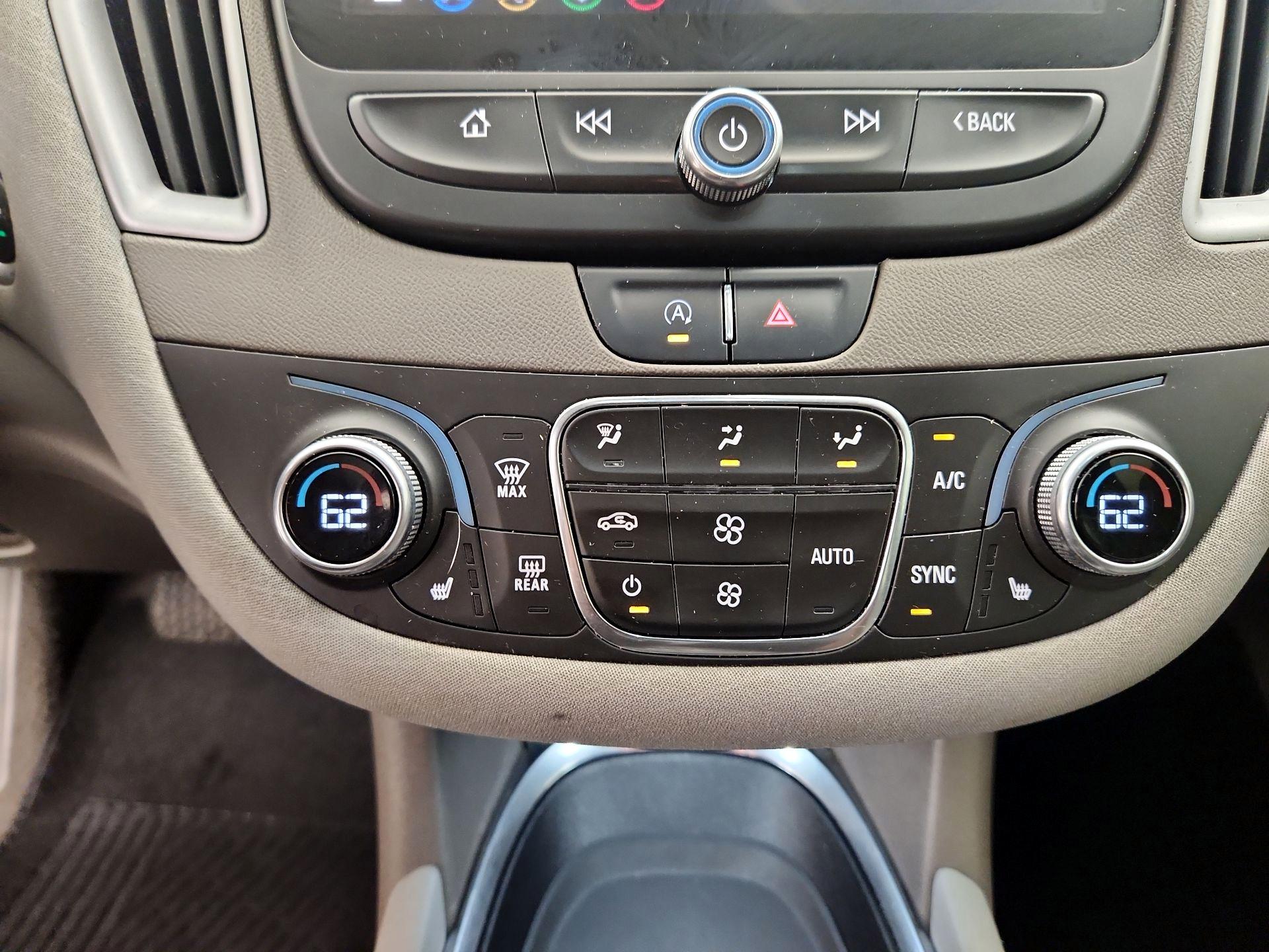 Thumbnail: 2022 Chevrolet Malibu - 16