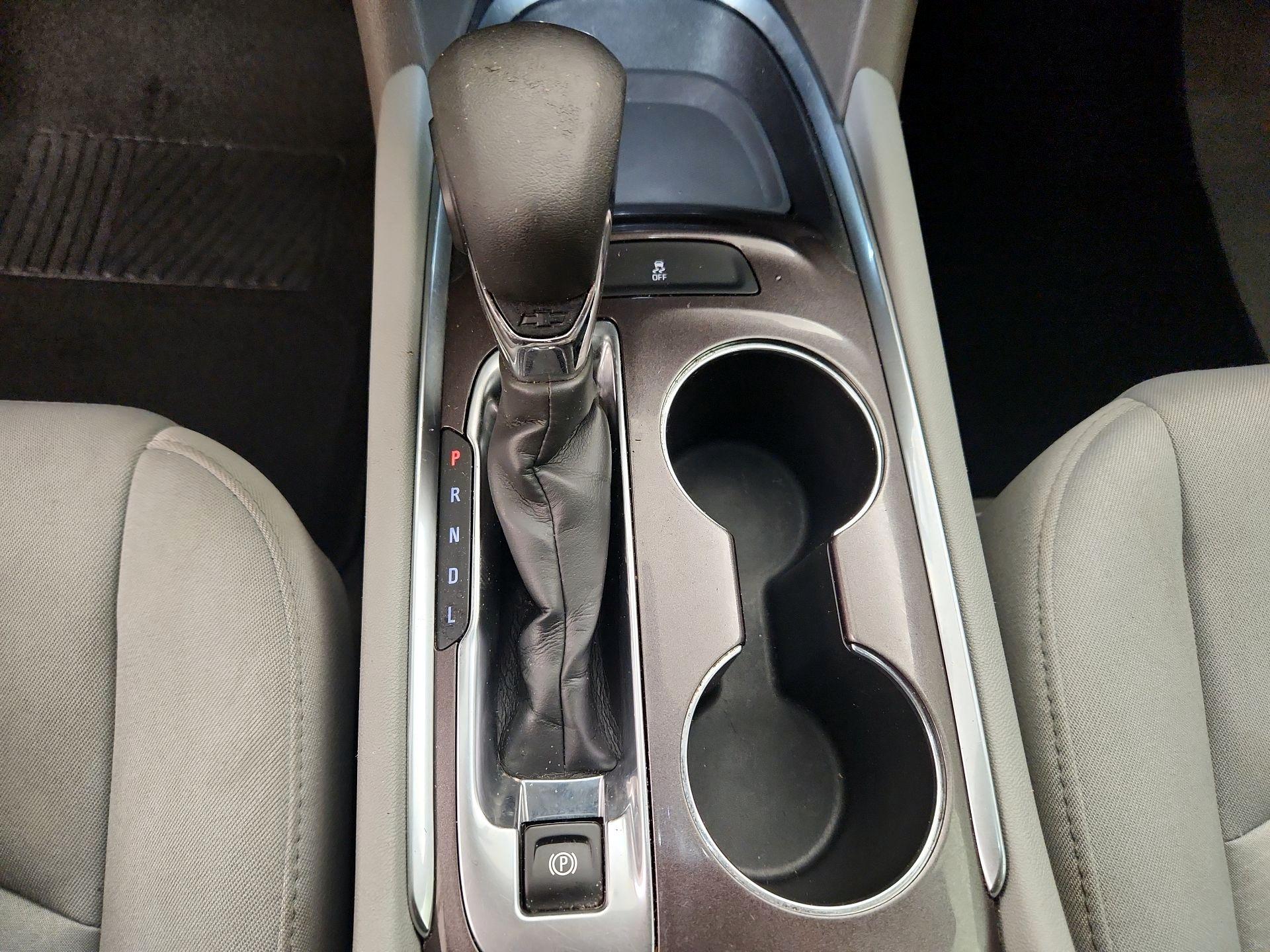 Thumbnail: 2022 Chevrolet Malibu - 17