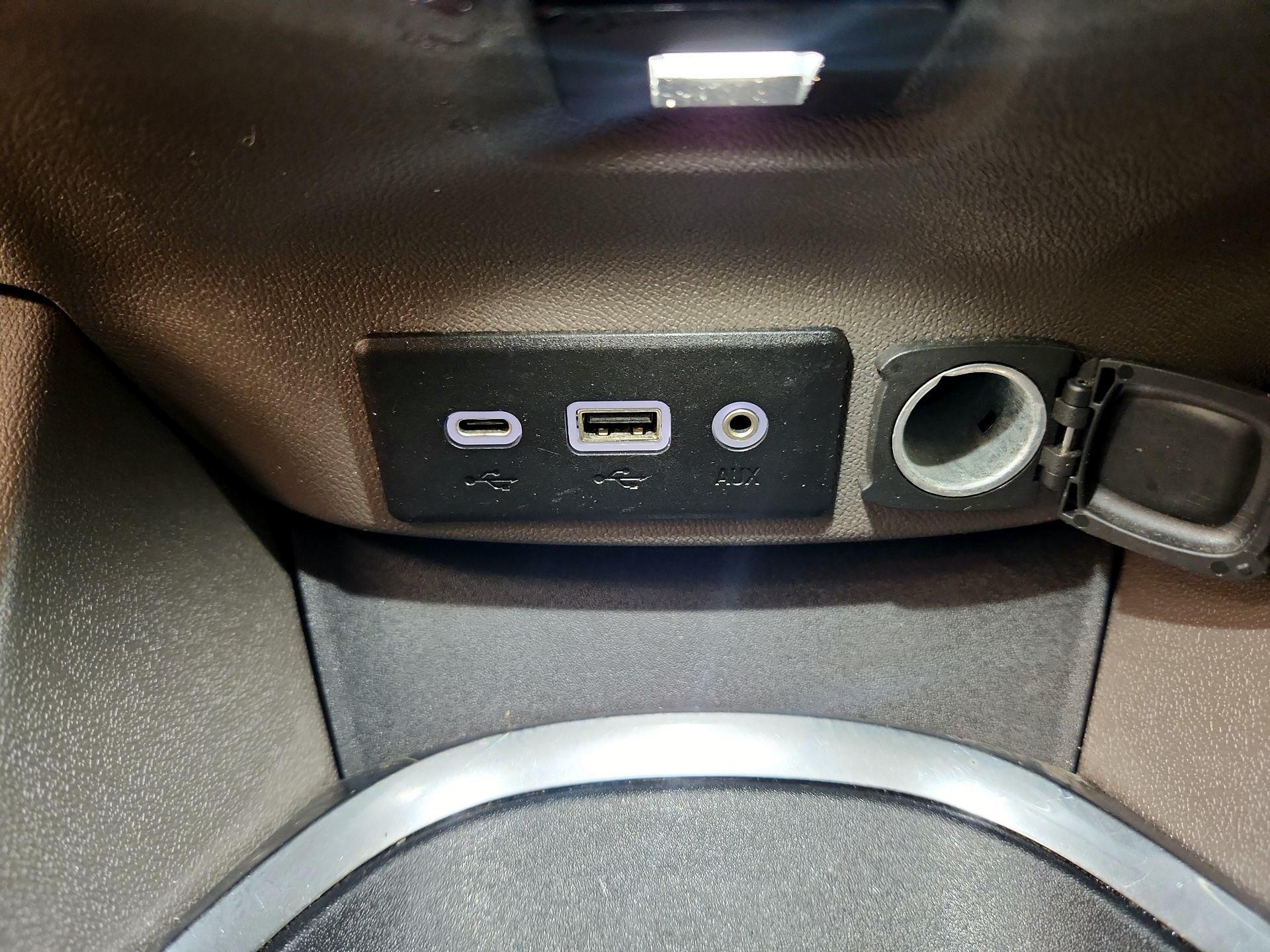 Thumbnail: 2022 Chevrolet Malibu - 18