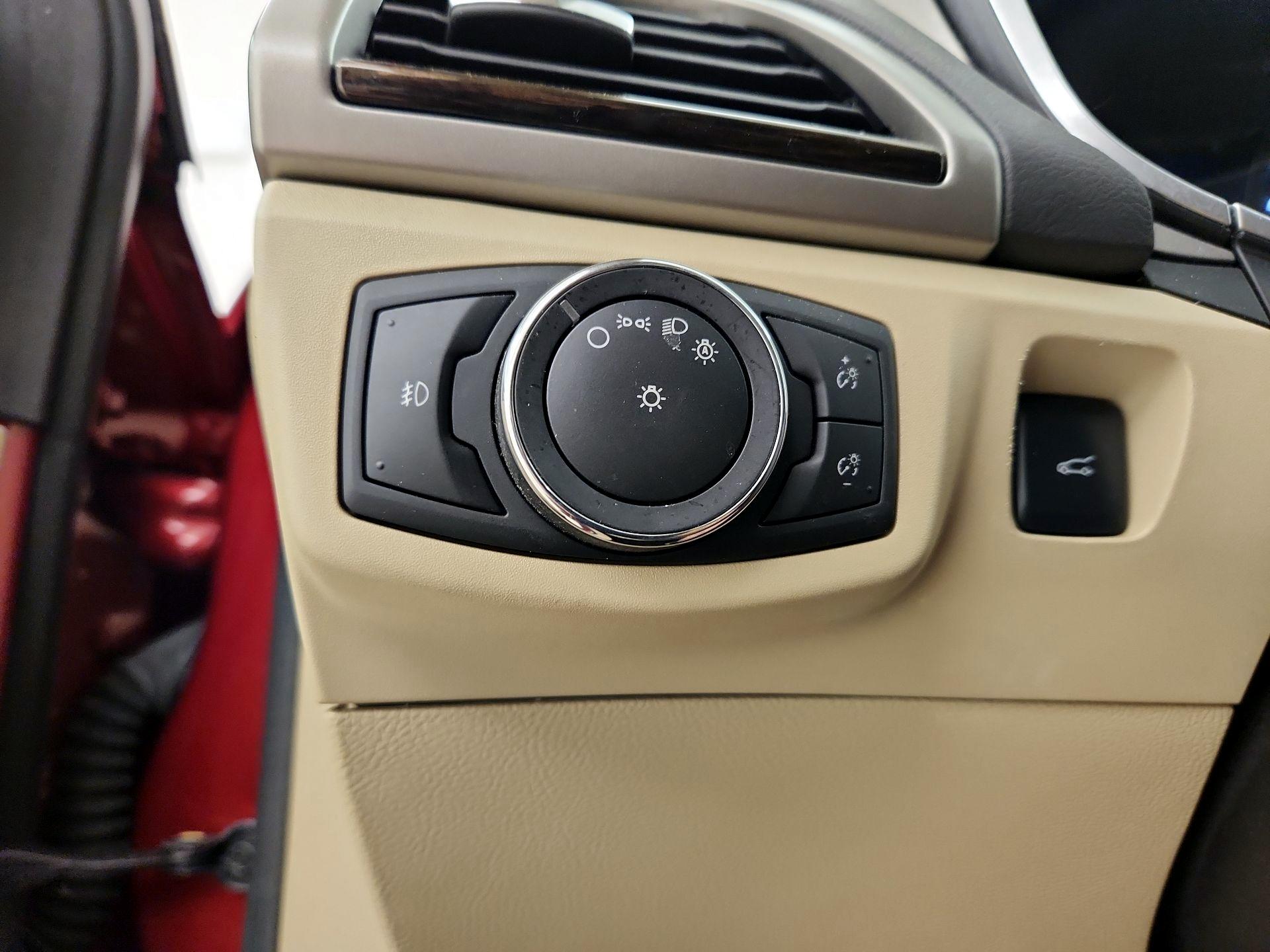 Thumbnail: 2016 Ford Fusion - 11