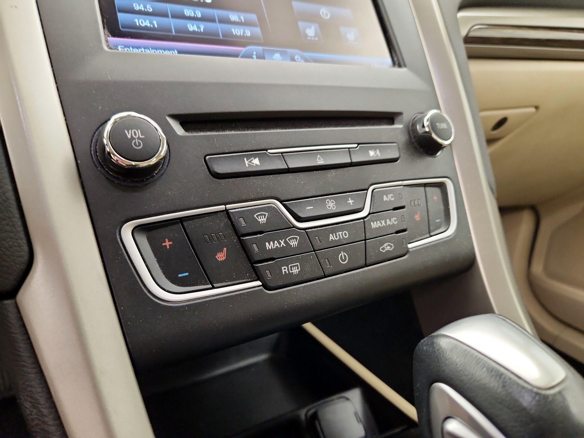 Thumbnail: 2016 Ford Fusion - 14