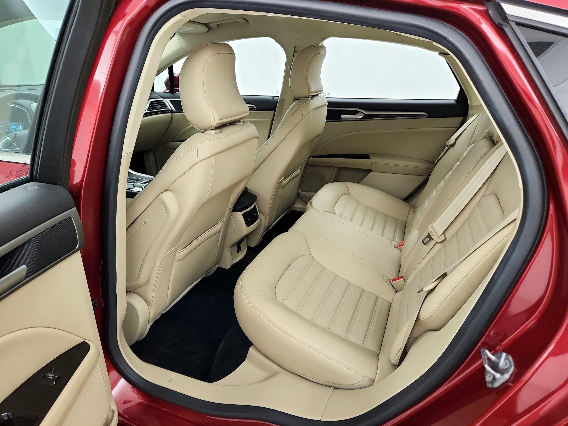 Thumbnail: 2016 Ford Fusion - 17