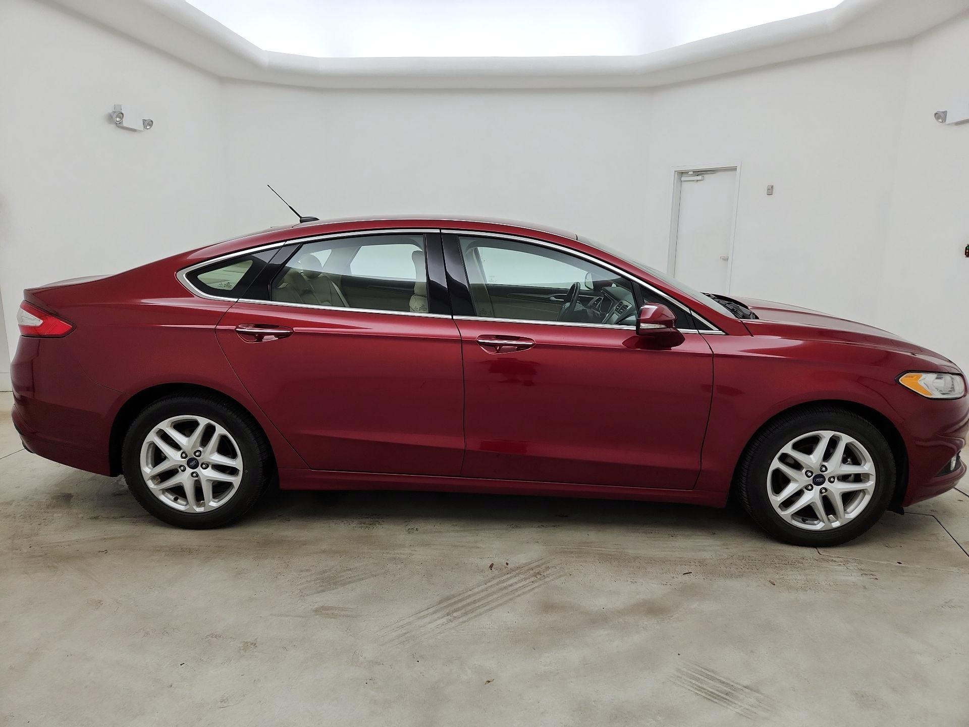 Thumbnail: 2016 Ford Fusion - 4