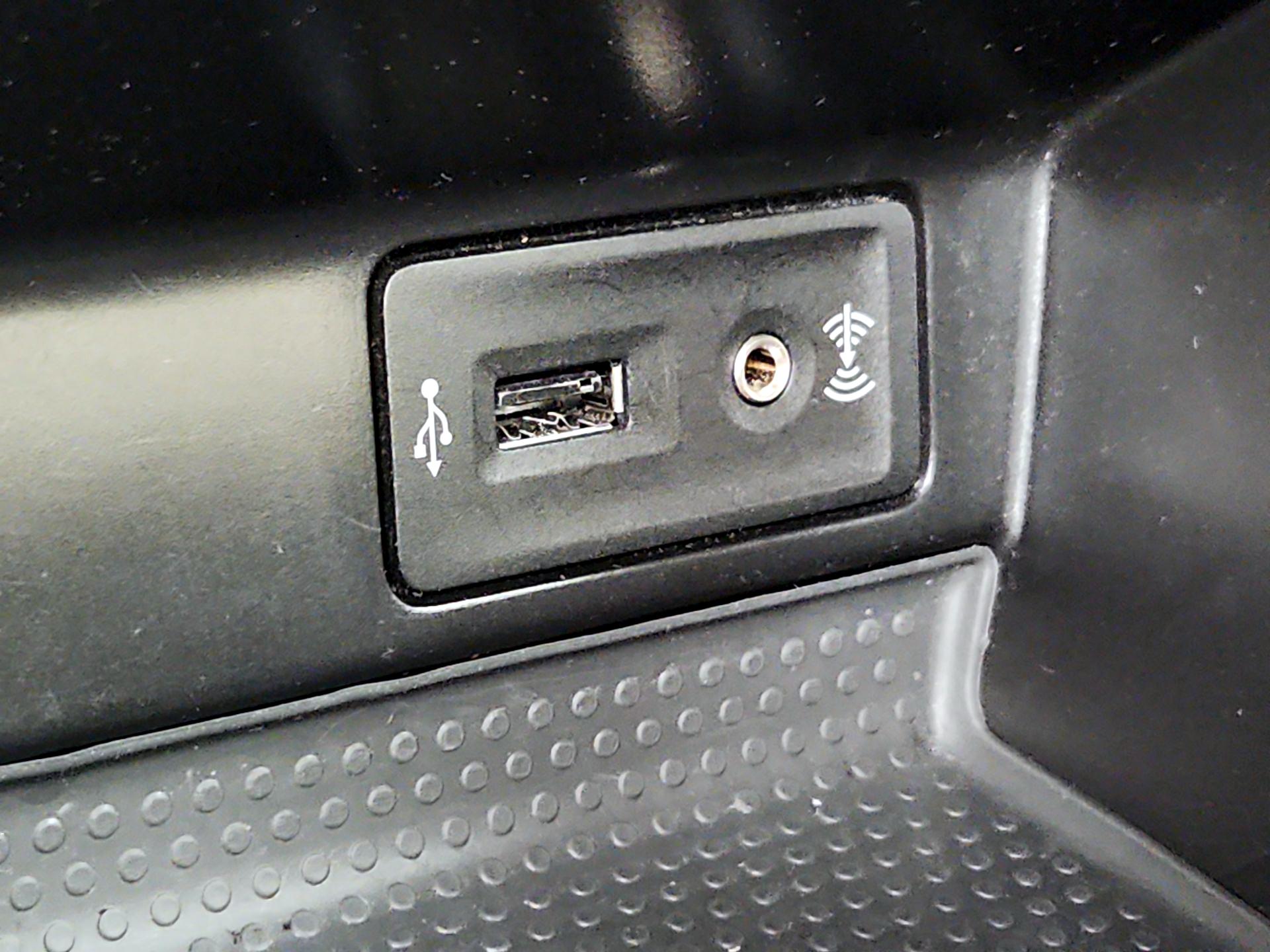 Thumbnail: 2019 Volkswagen Beetle - 16