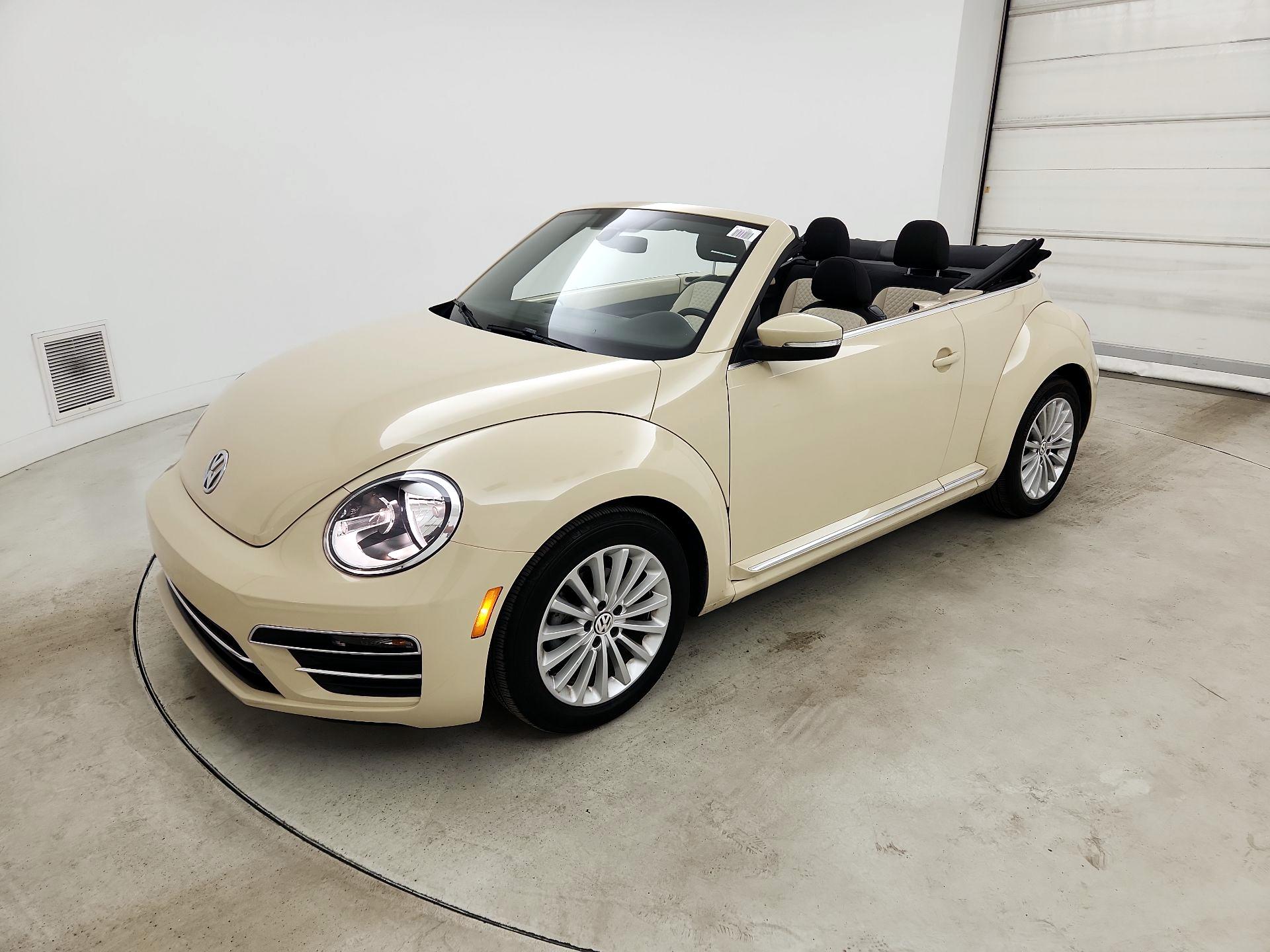 Thumbnail: 2019 Volkswagen Beetle - 17