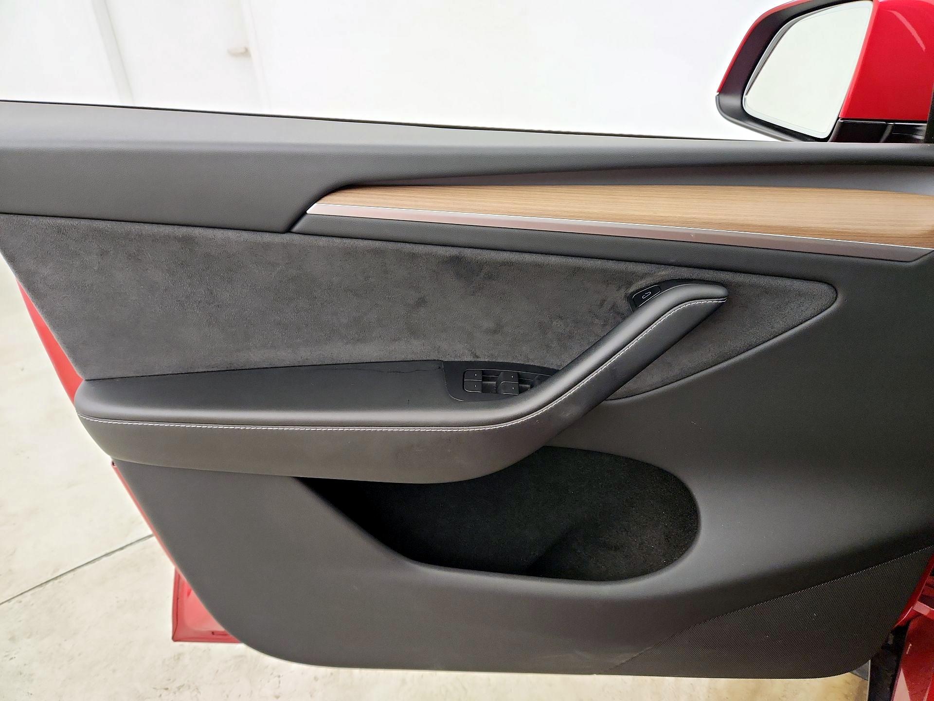 Thumbnail: 2023 Tesla Model Y - 12