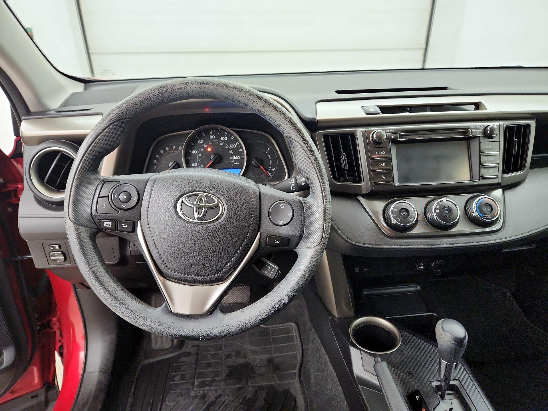 Thumbnail: 2015 Toyota RAV4 - 10