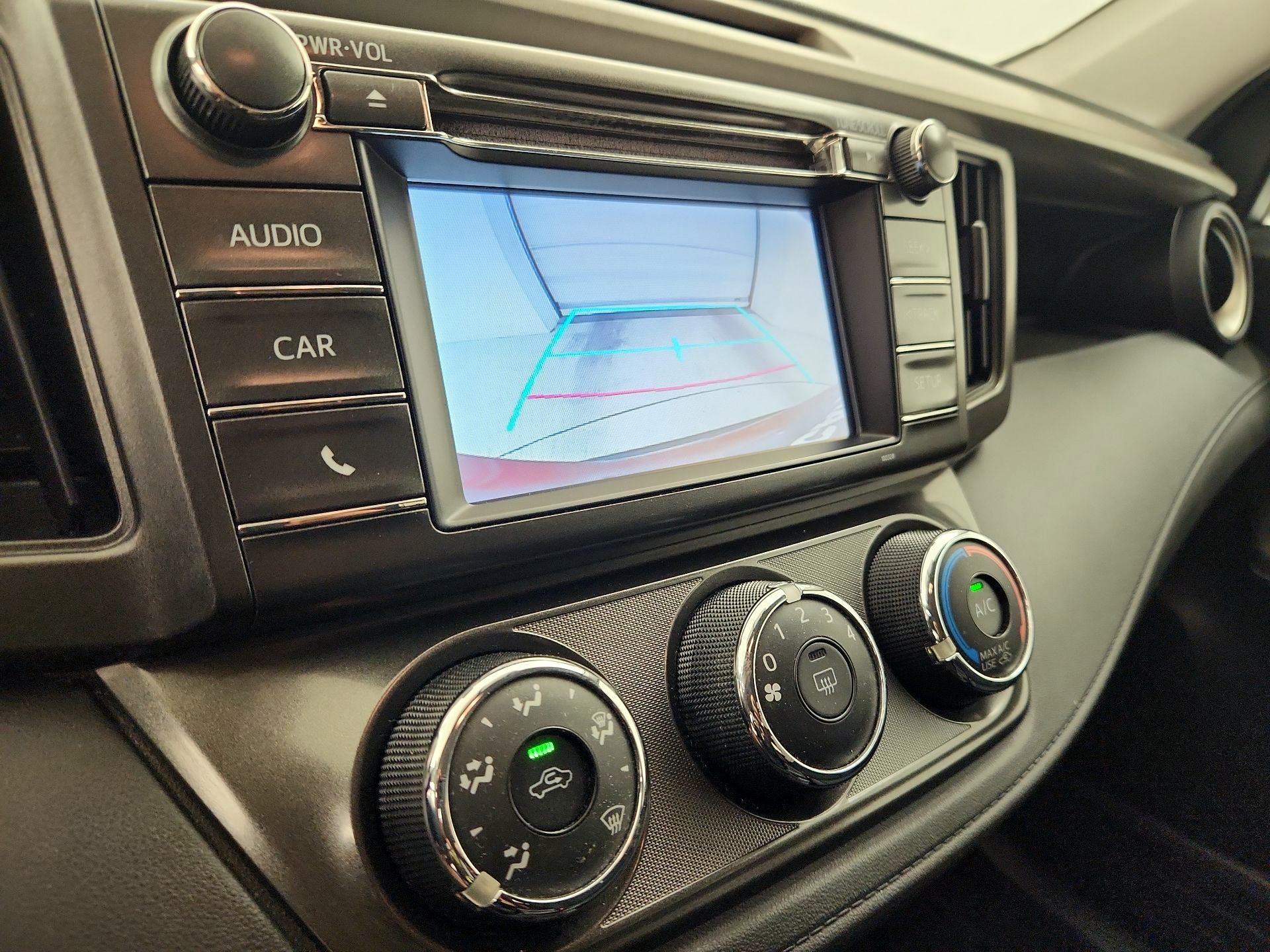 Thumbnail: 2015 Toyota RAV4 - 14