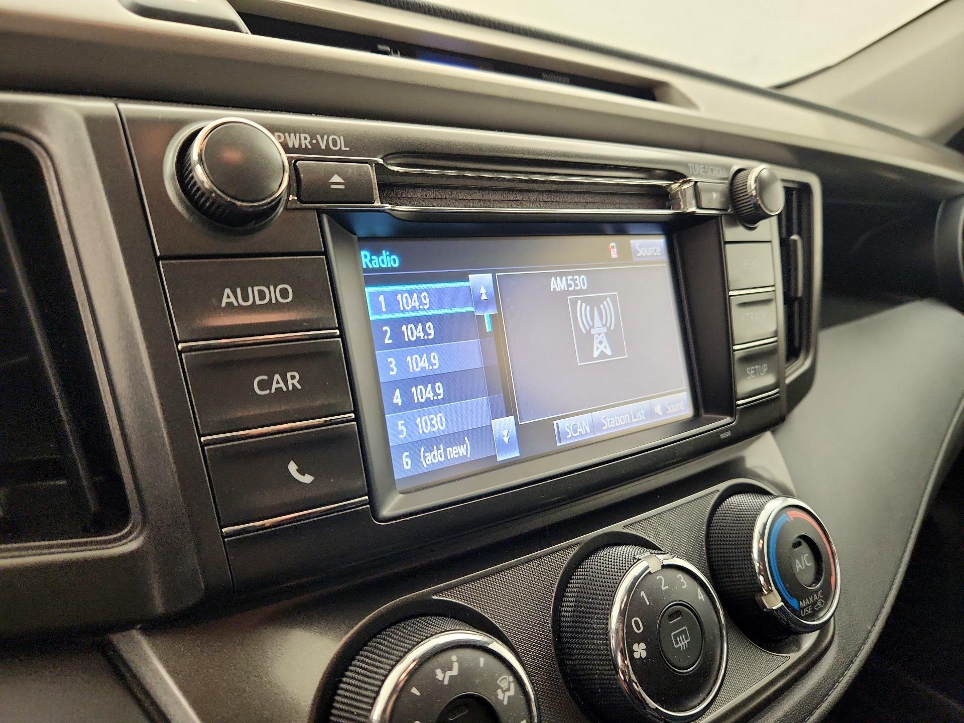 Thumbnail: 2015 Toyota RAV4 - 15