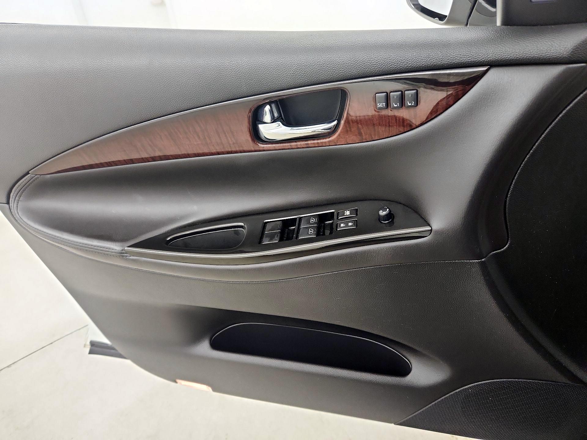 Thumbnail: 2017 INFINITI QX50 - 10