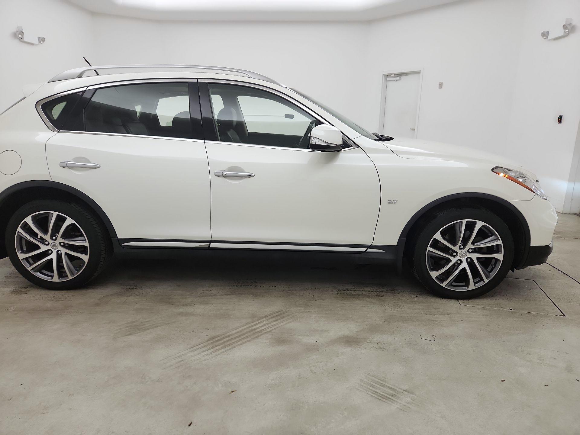 Thumbnail: 2017 INFINITI QX50 - 4