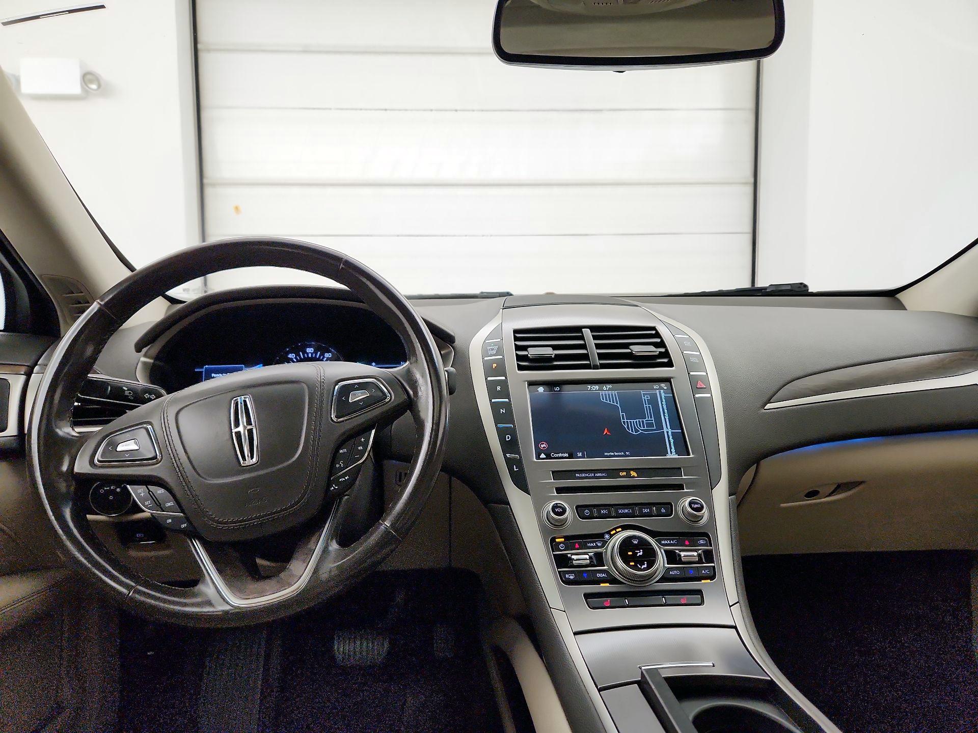 Thumbnail: 2018 Lincoln MKZ - 9