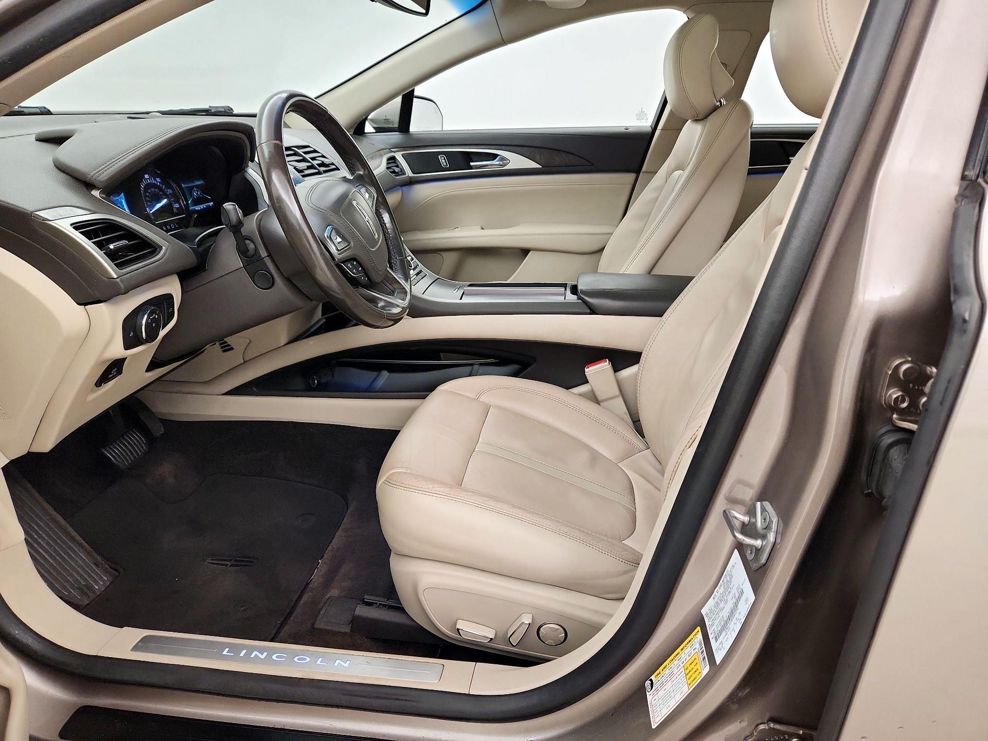 Thumbnail: 2018 Lincoln MKZ - 11