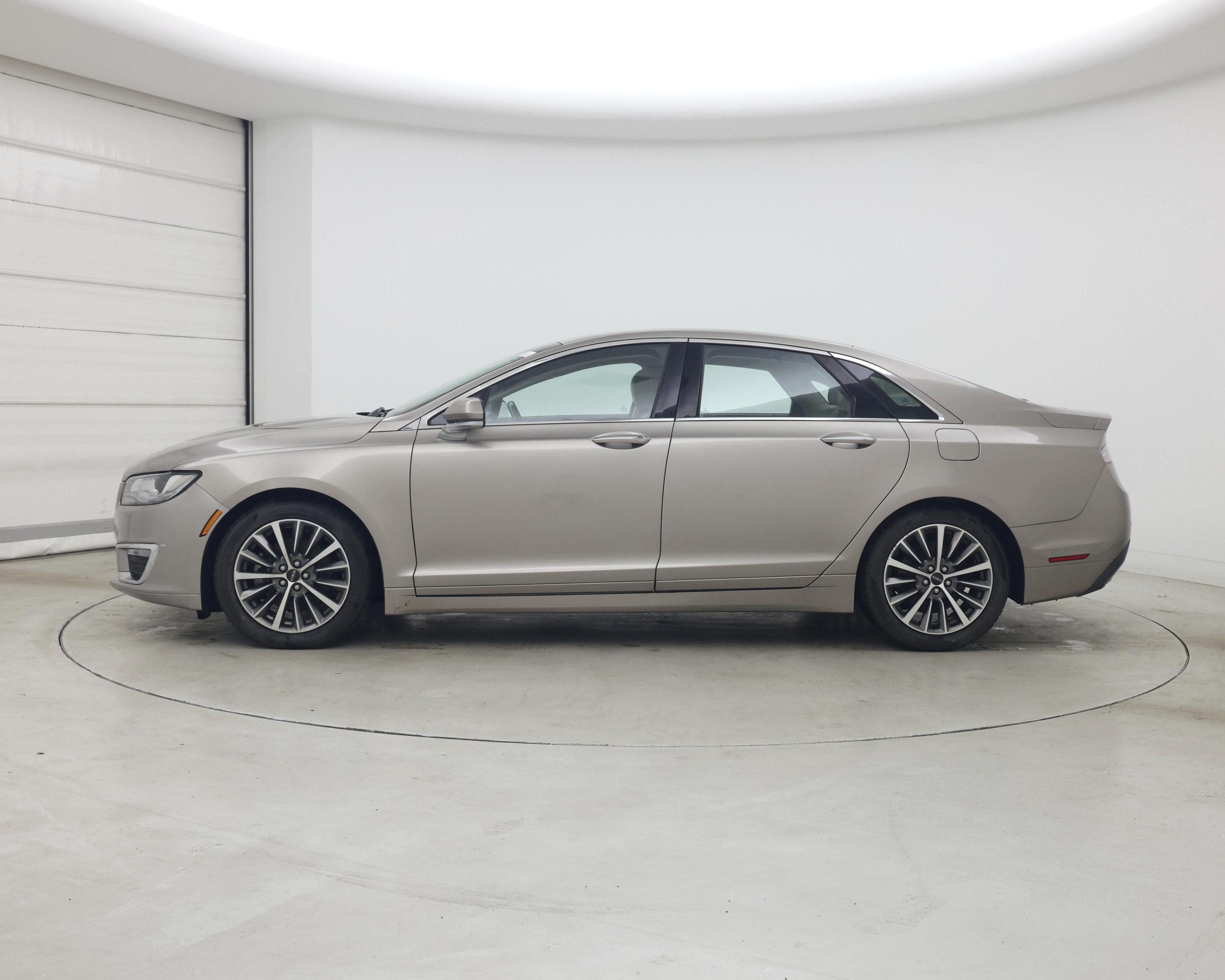 Thumbnail: 2018 Lincoln MKZ - 3