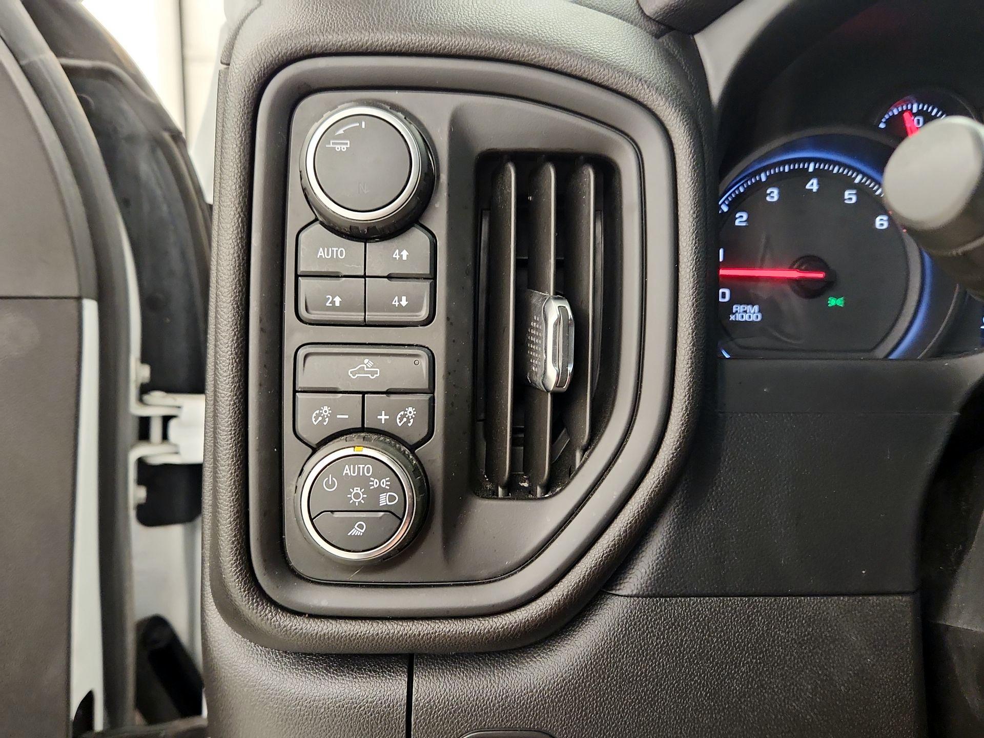 Thumbnail: 2021 Chevrolet Silverado 2500 - 13