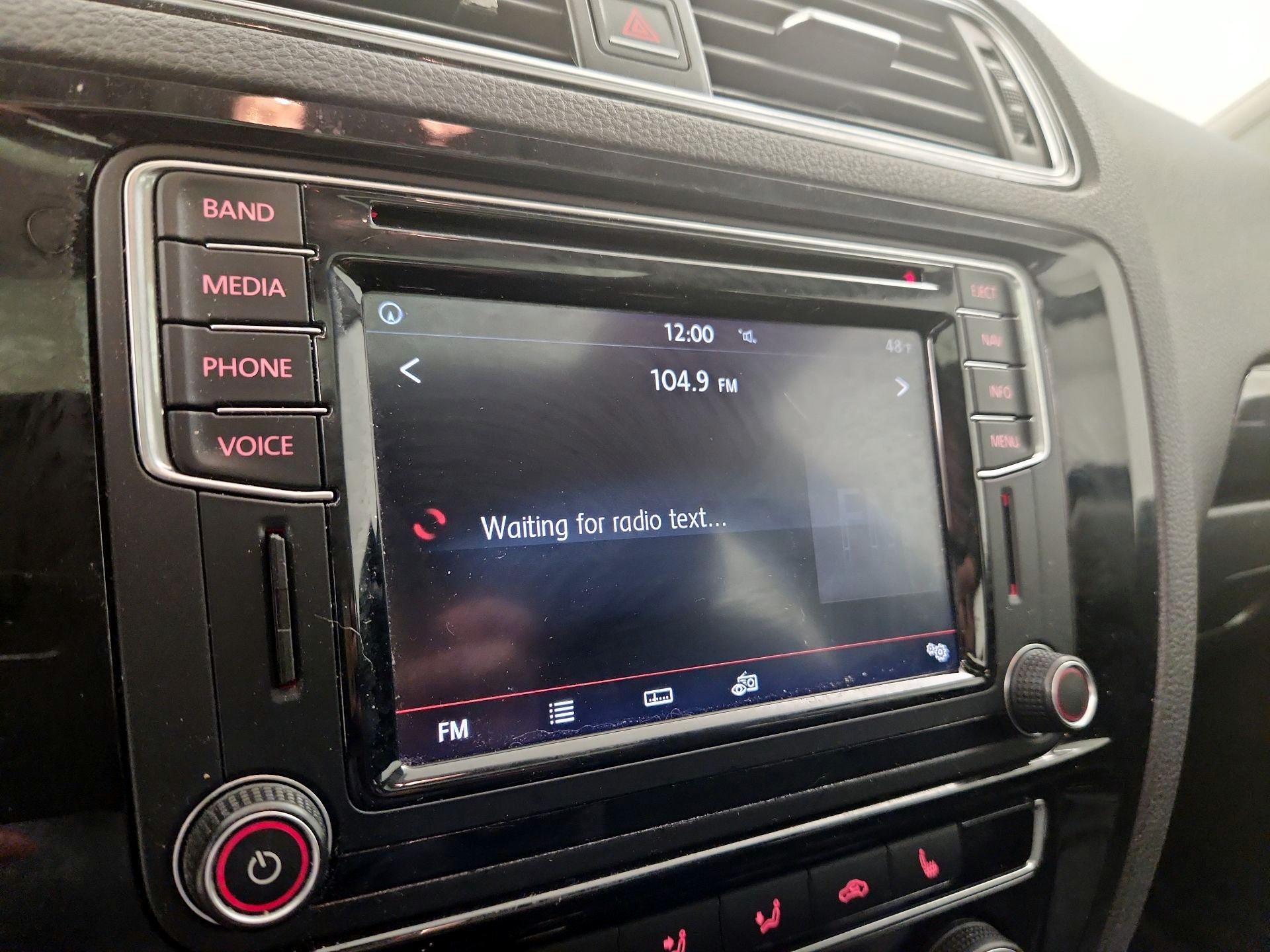 Thumbnail: 2017 Volkswagen Jetta - 14