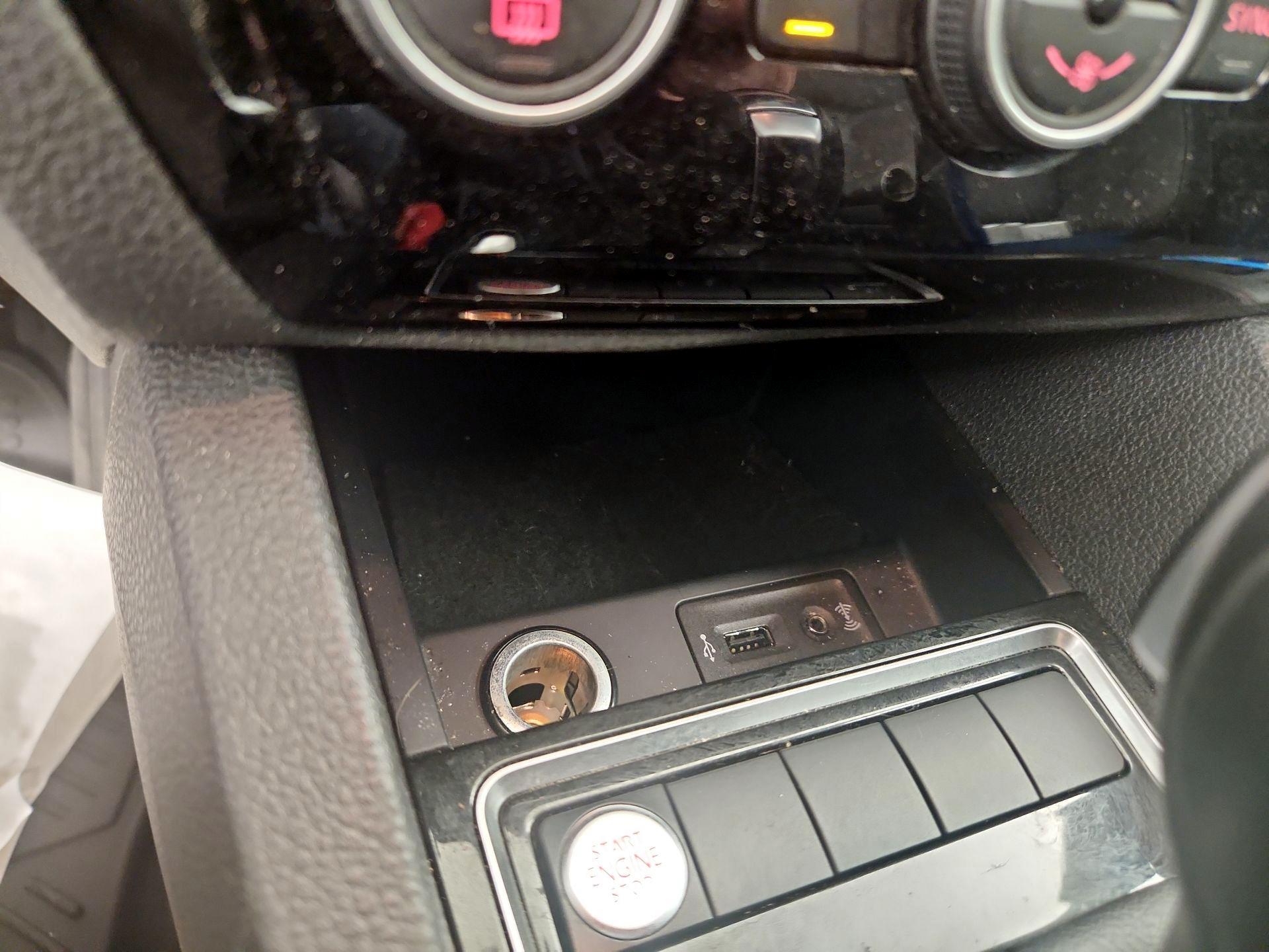 Thumbnail: 2017 Volkswagen Jetta - 17