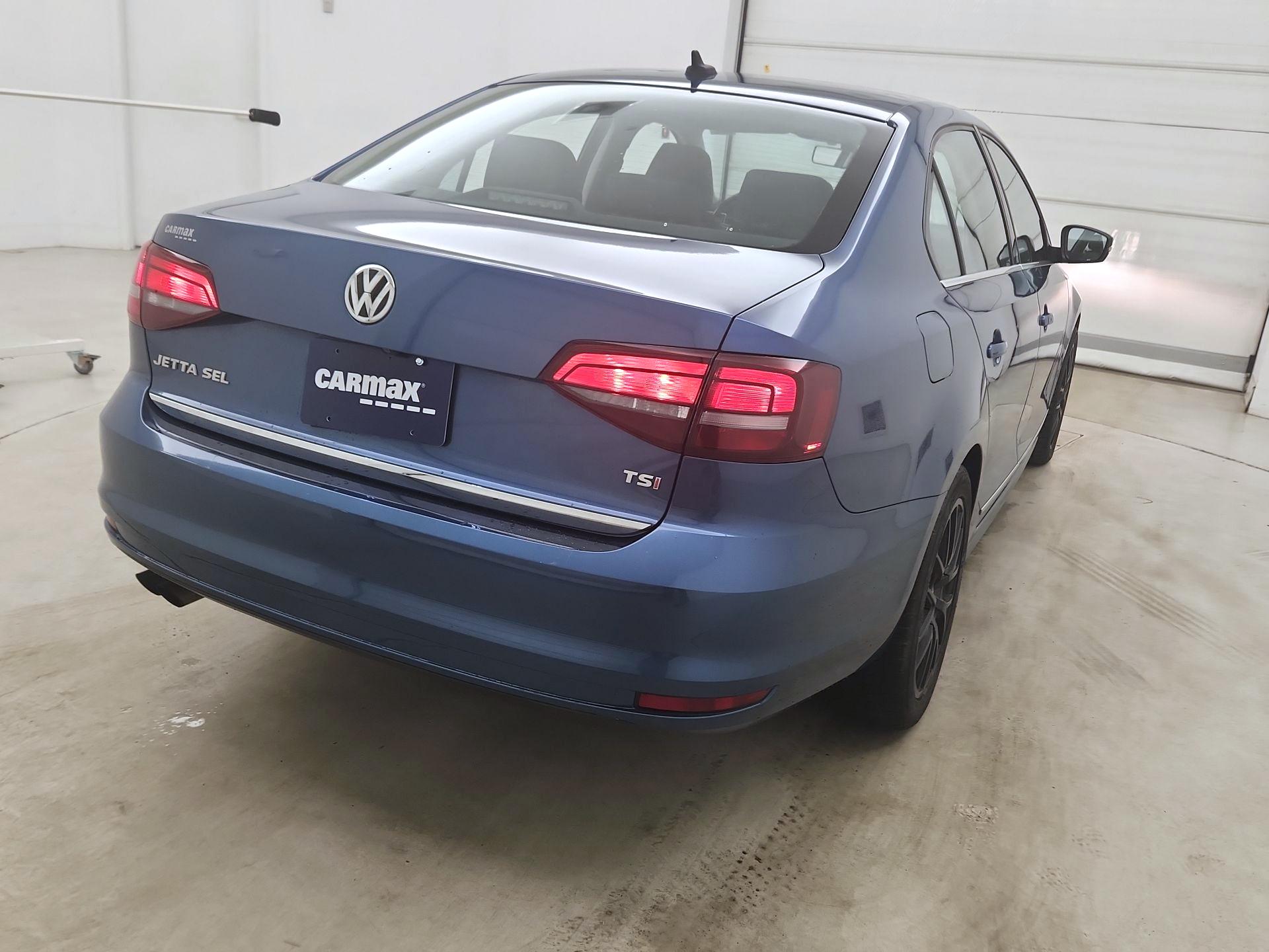 Thumbnail: 2017 Volkswagen Jetta - 5