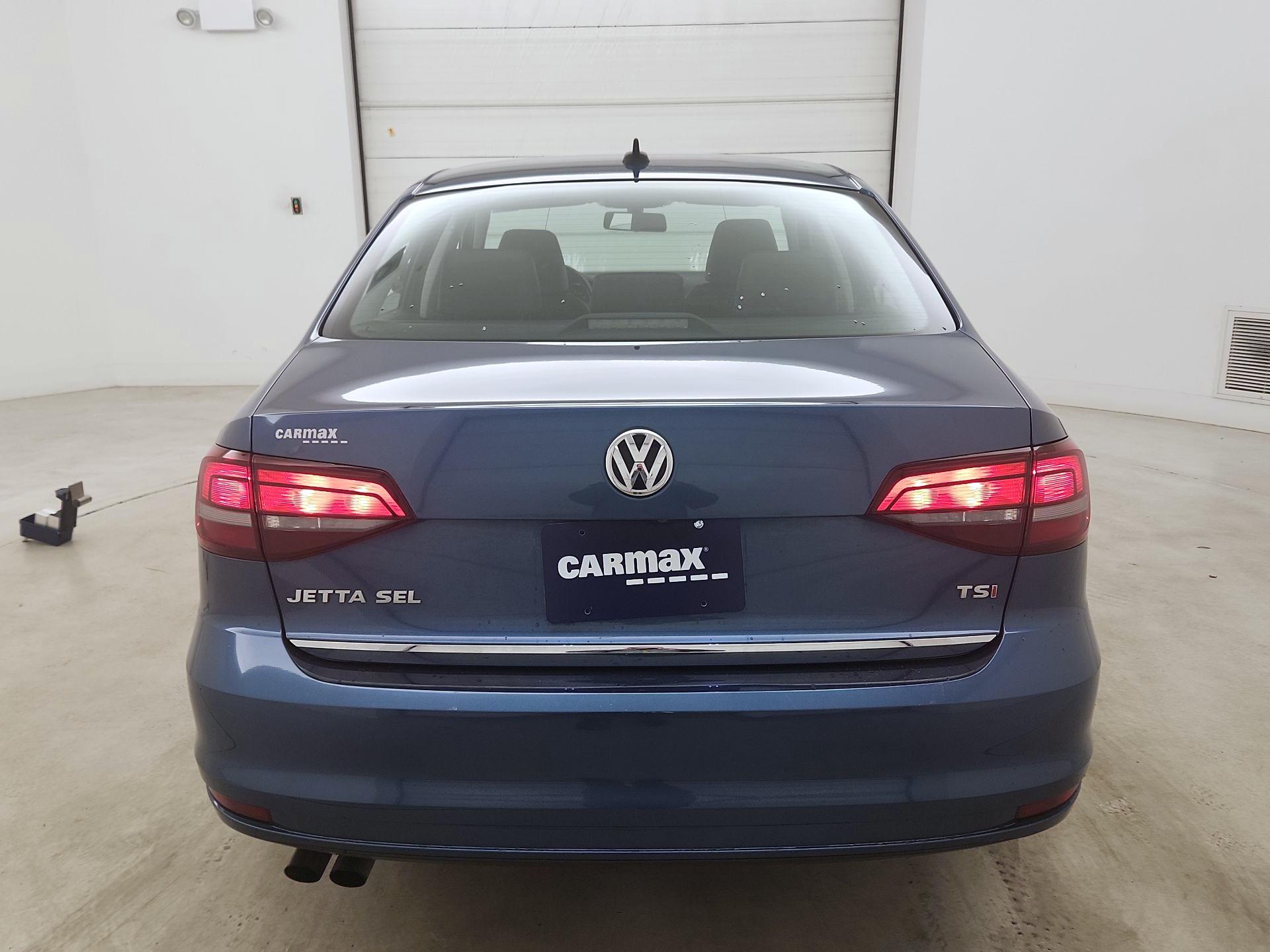 Thumbnail: 2017 Volkswagen Jetta - 6