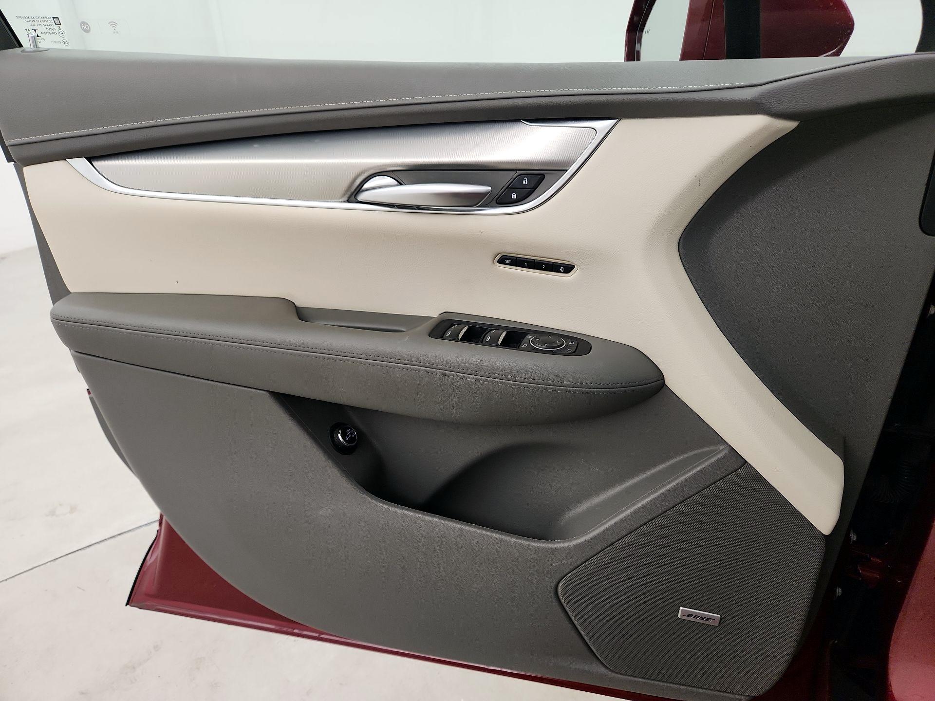 Thumbnail: 2019 Cadillac XT5 - 10