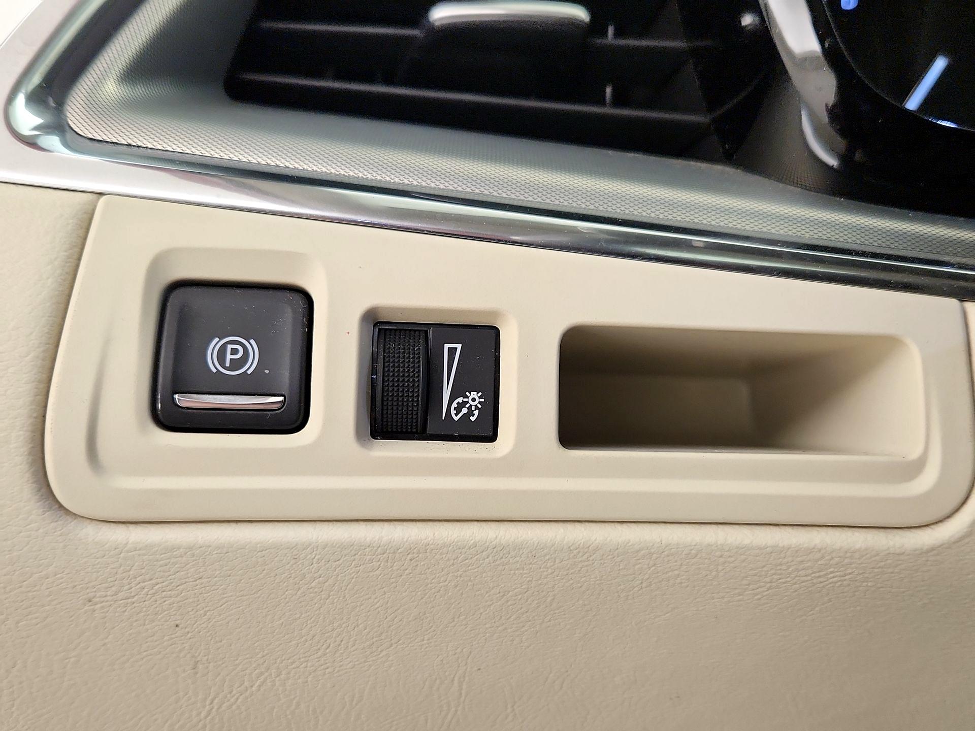 Thumbnail: 2019 Cadillac XT5 - 11