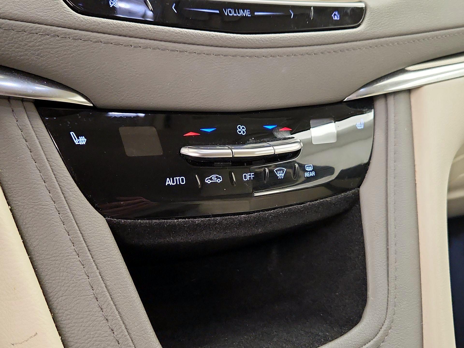 Thumbnail: 2019 Cadillac XT5 - 14