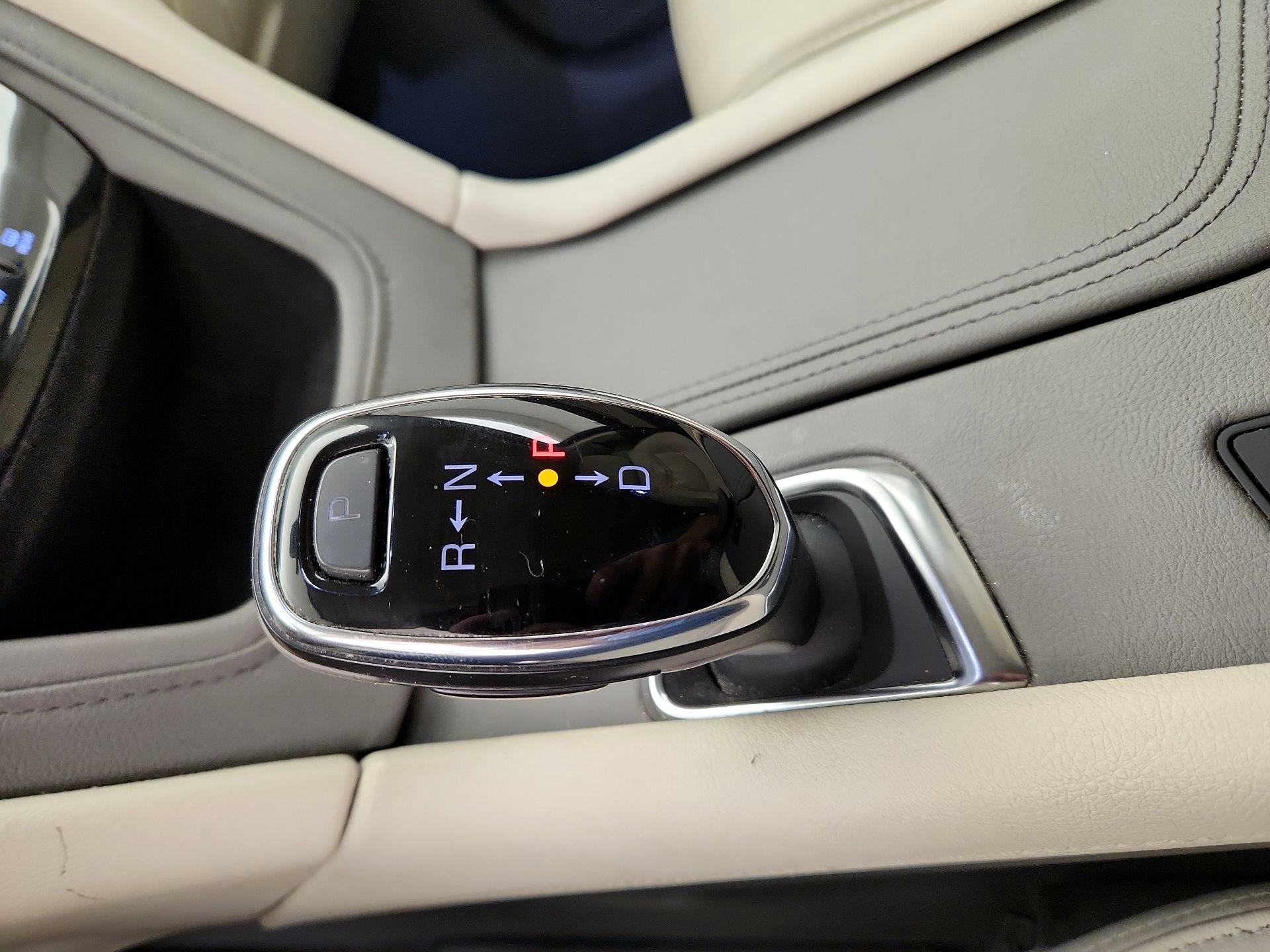 Thumbnail: 2019 Cadillac XT5 - 15