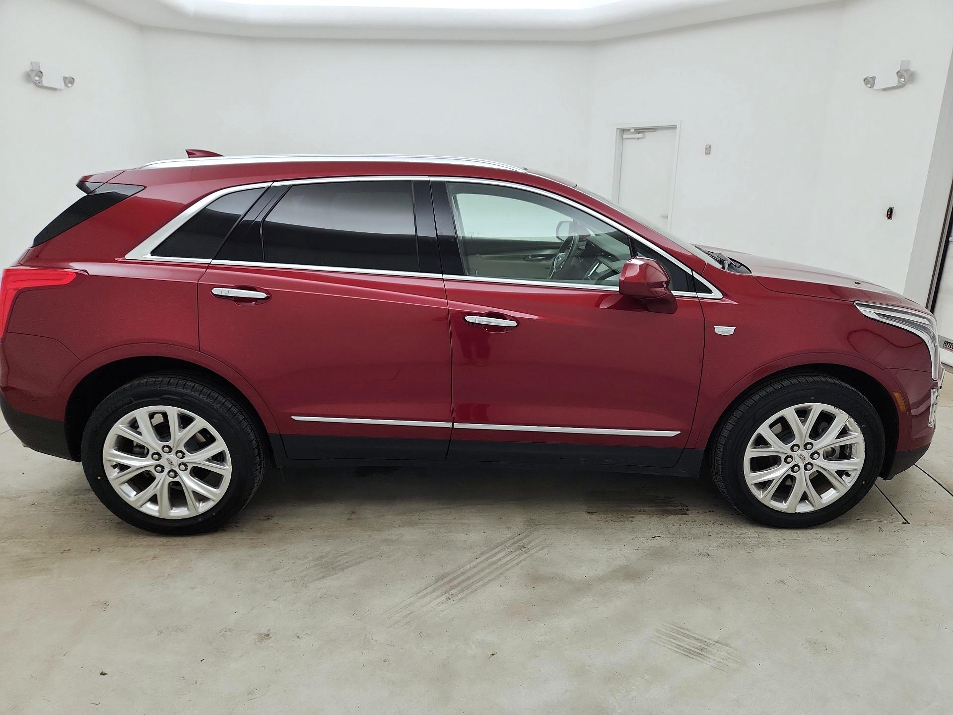 Thumbnail: 2019 Cadillac XT5 - 4