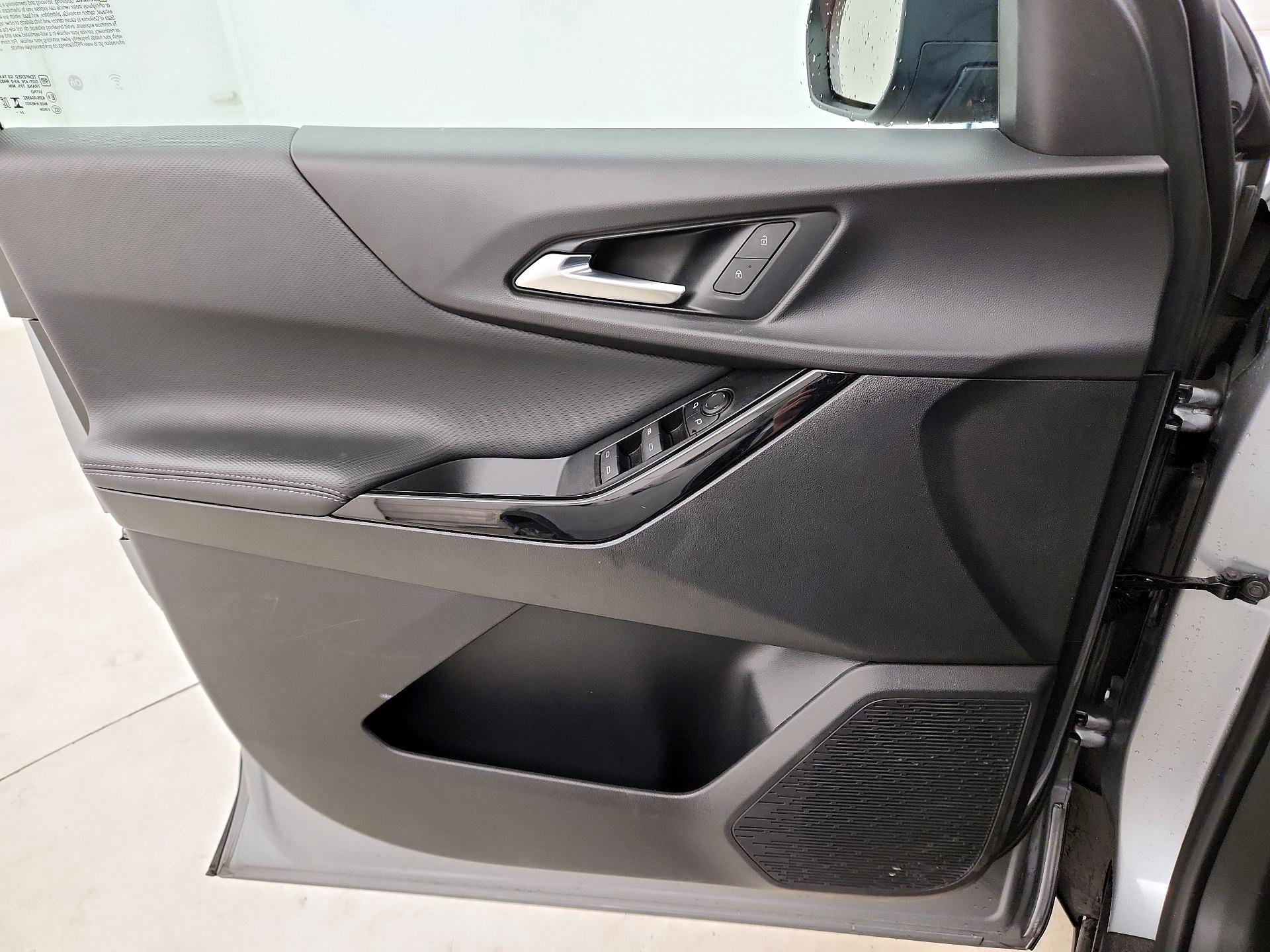 Thumbnail: 2025 Chevrolet Equinox - 10