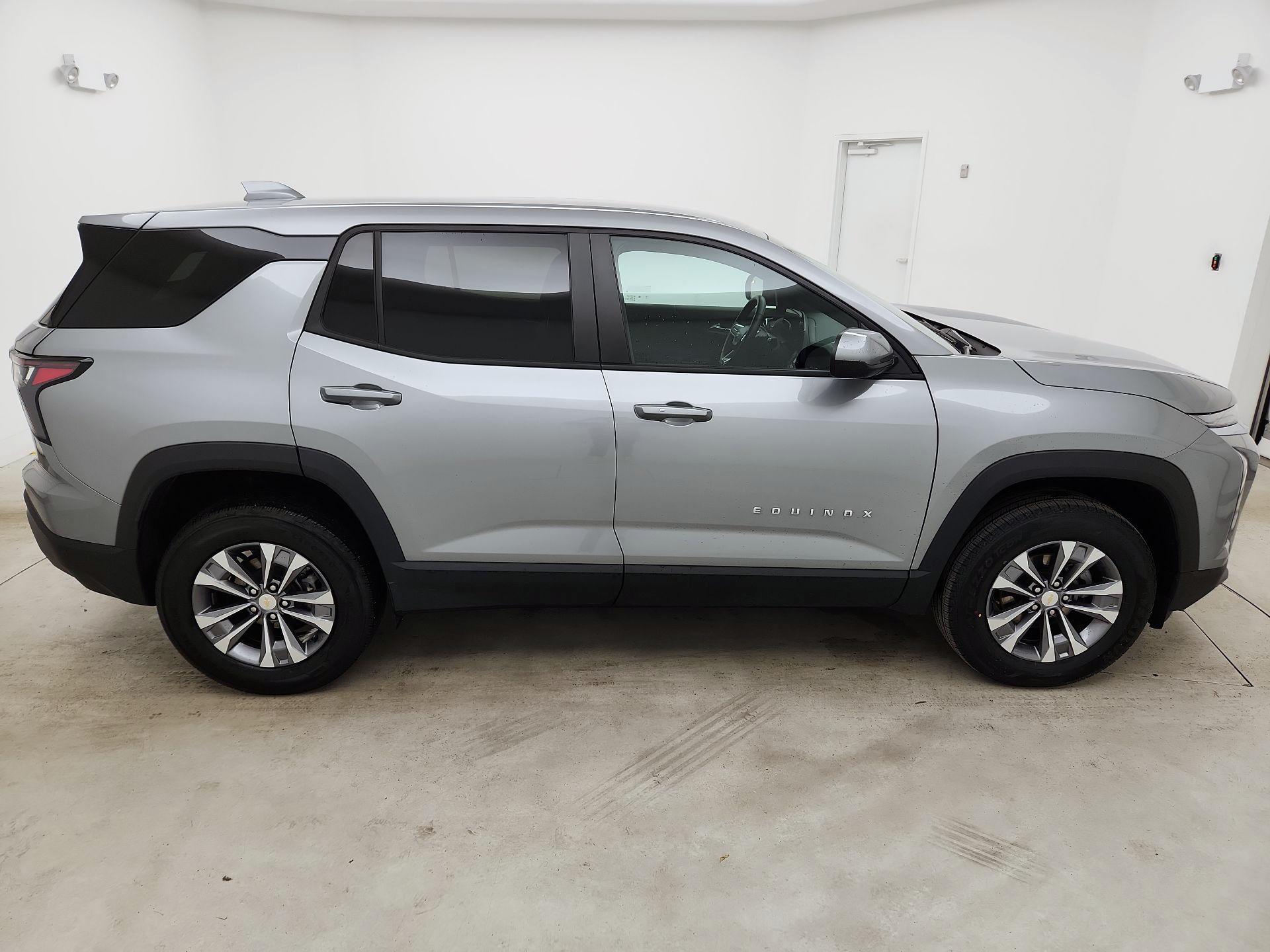 Thumbnail: 2025 Chevrolet Equinox - 4