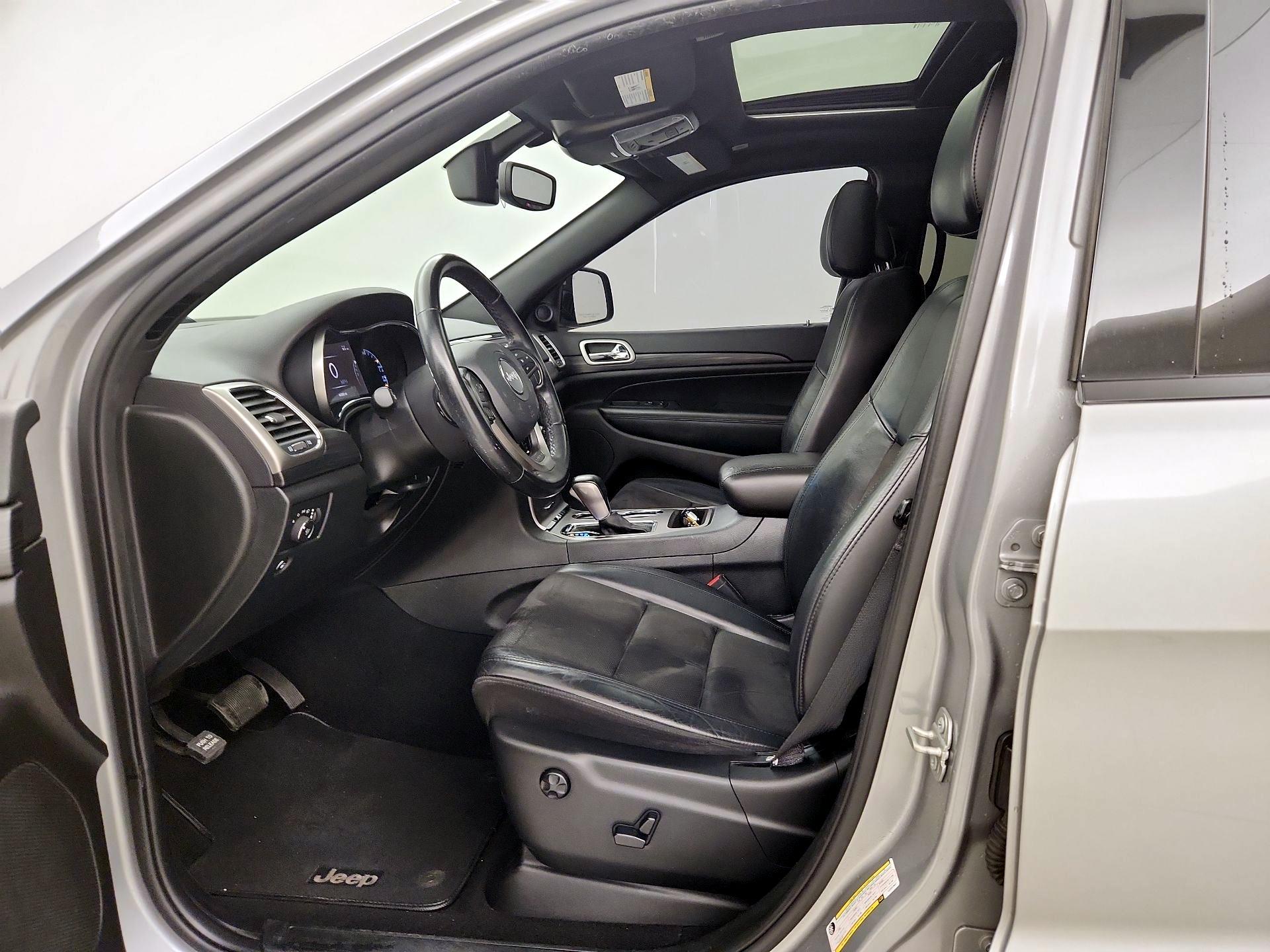 Thumbnail: 2020 Jeep Grand Cherokee - 11