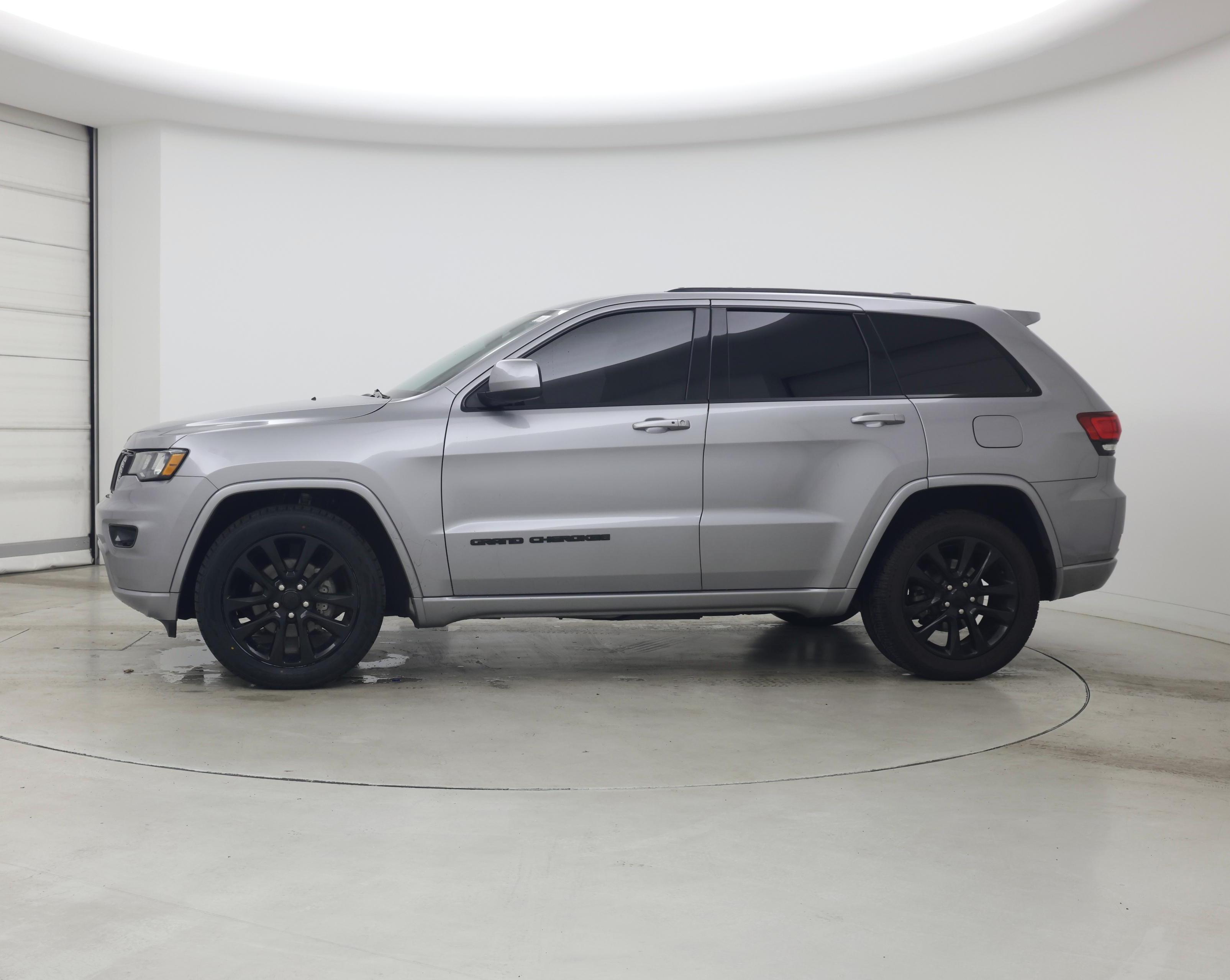 Thumbnail: 2020 Jeep Grand Cherokee - 3