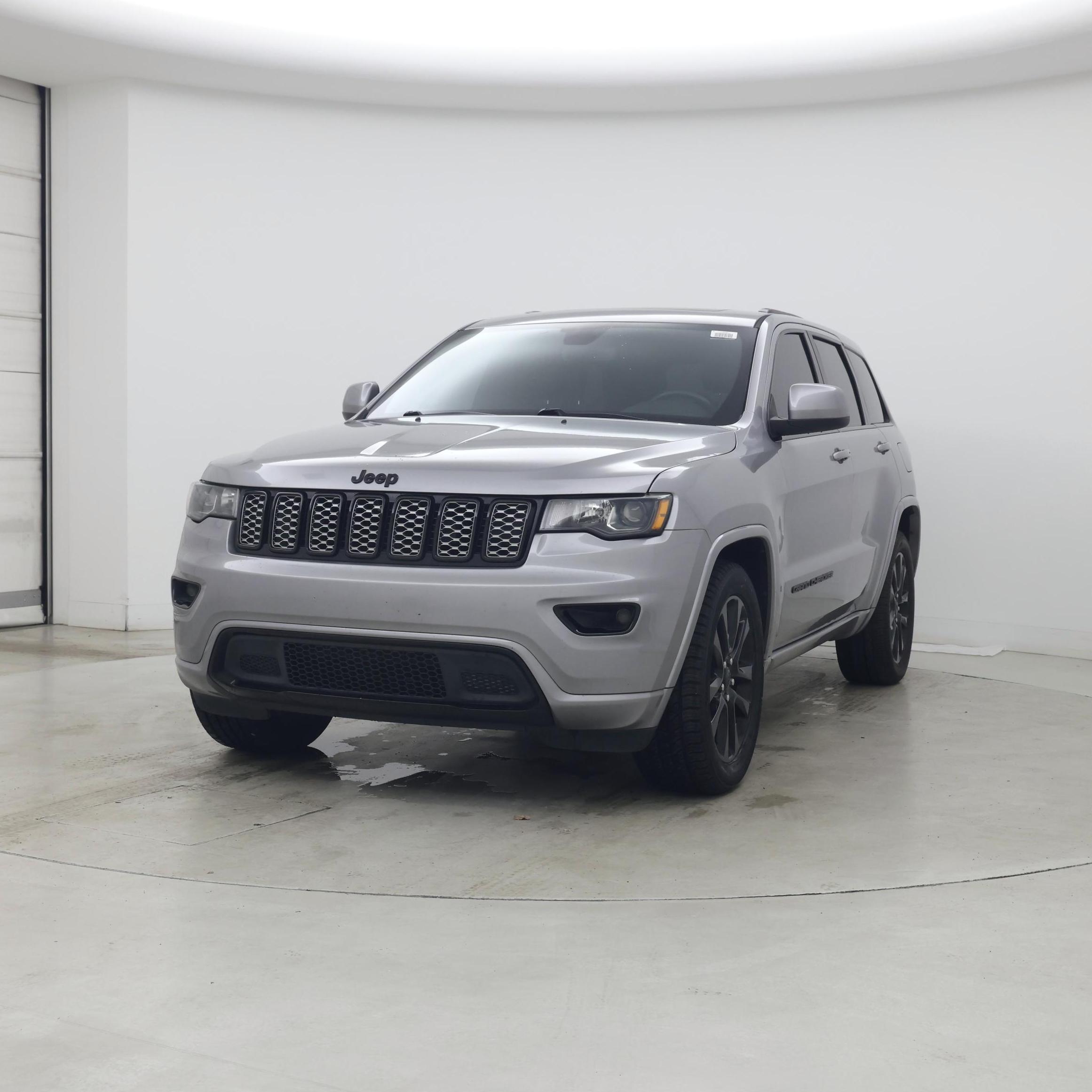 Thumbnail: 2020 Jeep Grand Cherokee - 4
