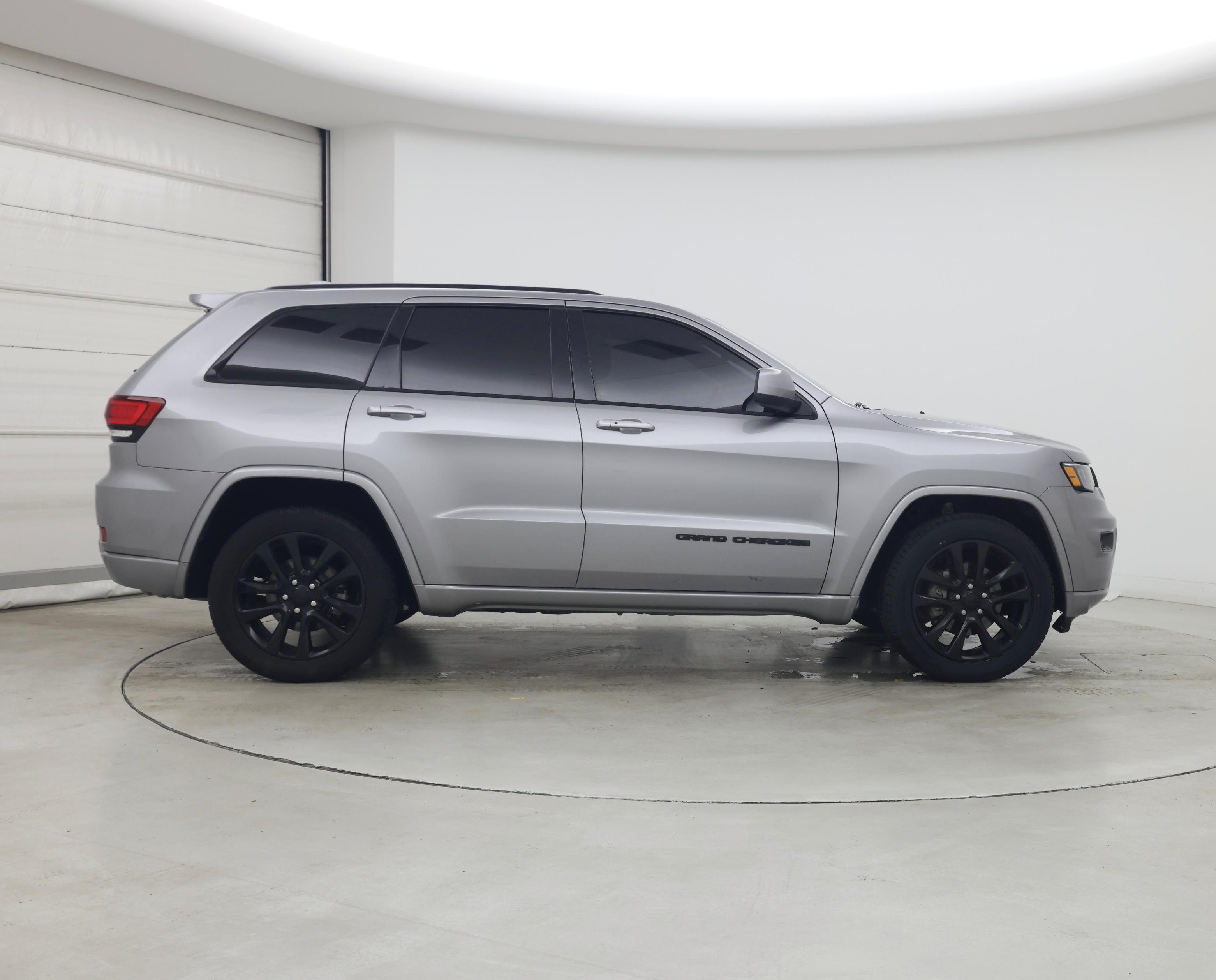 Thumbnail: 2020 Jeep Grand Cherokee - 7