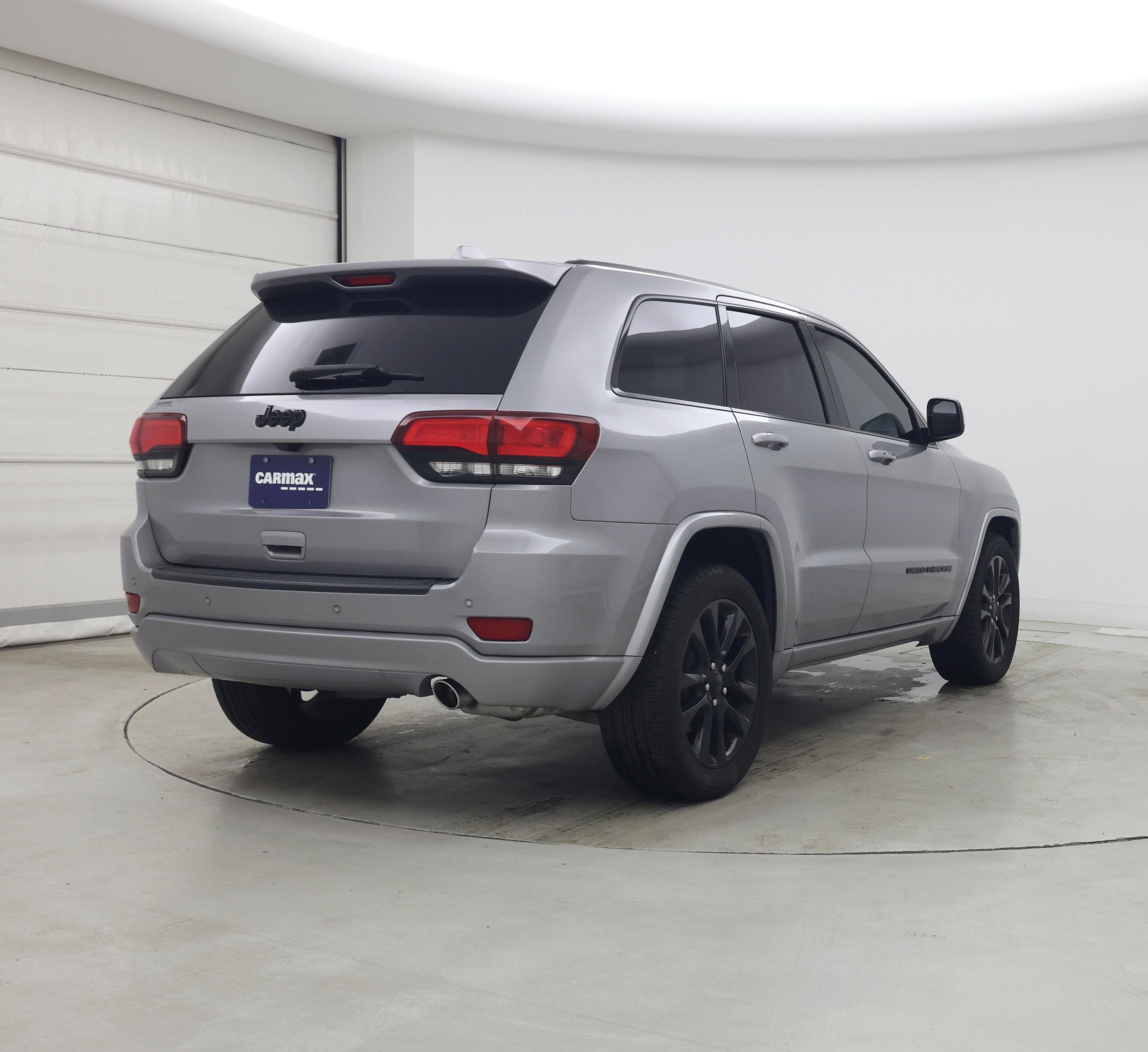 Thumbnail: 2020 Jeep Grand Cherokee - 8