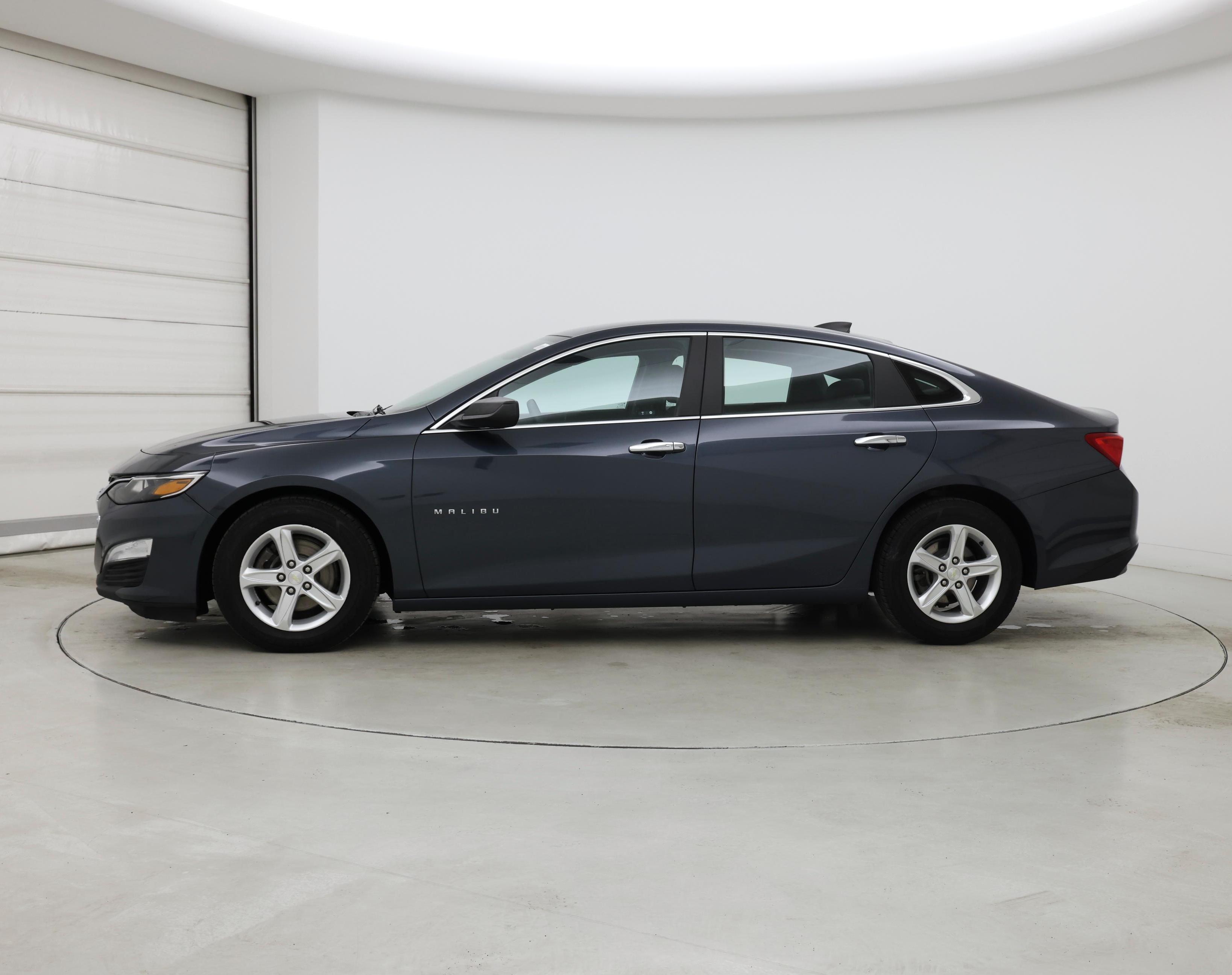 Thumbnail: 2019 Chevrolet Malibu - 3