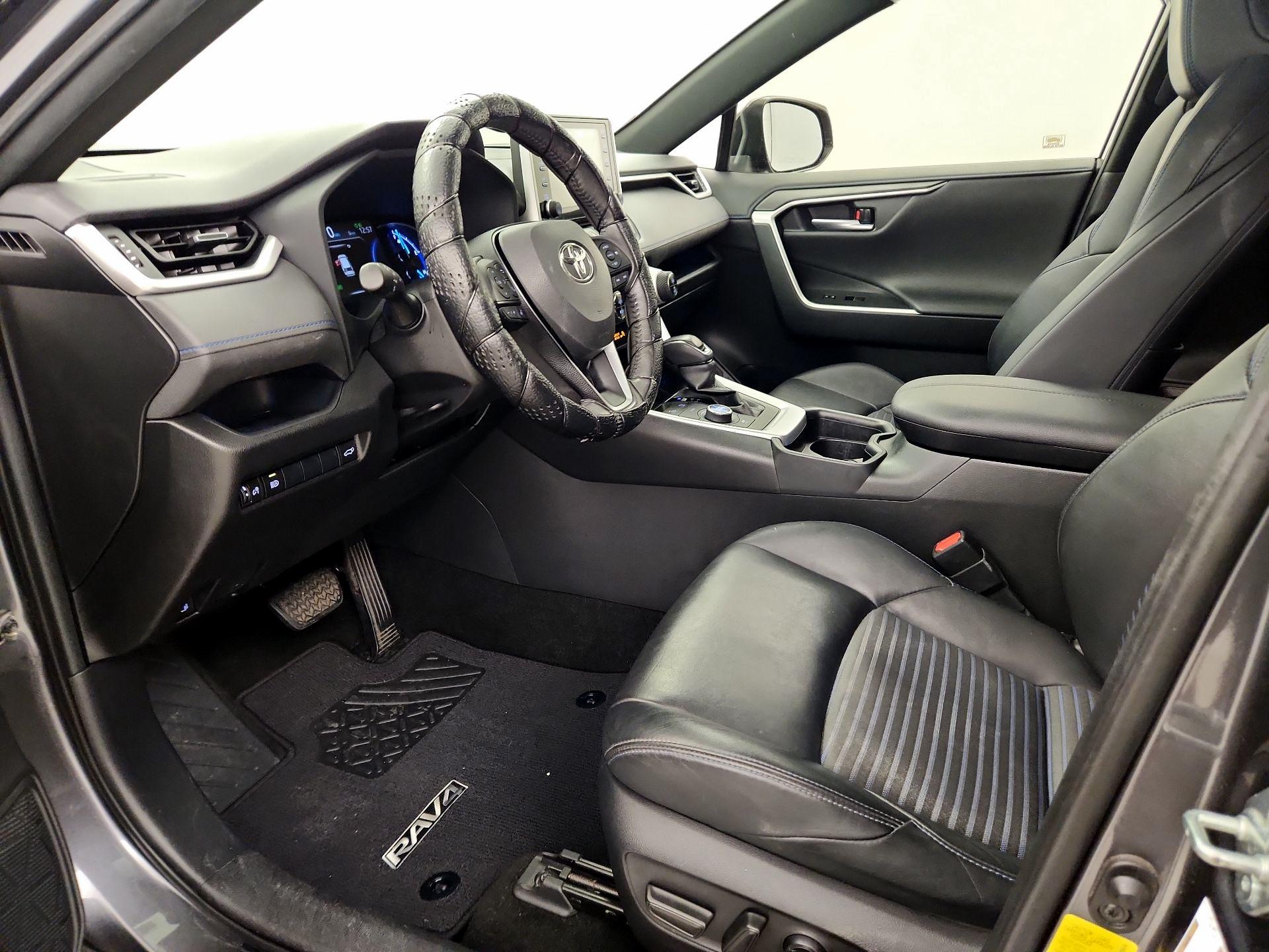 Thumbnail: 2019 Toyota RAV4 - 9