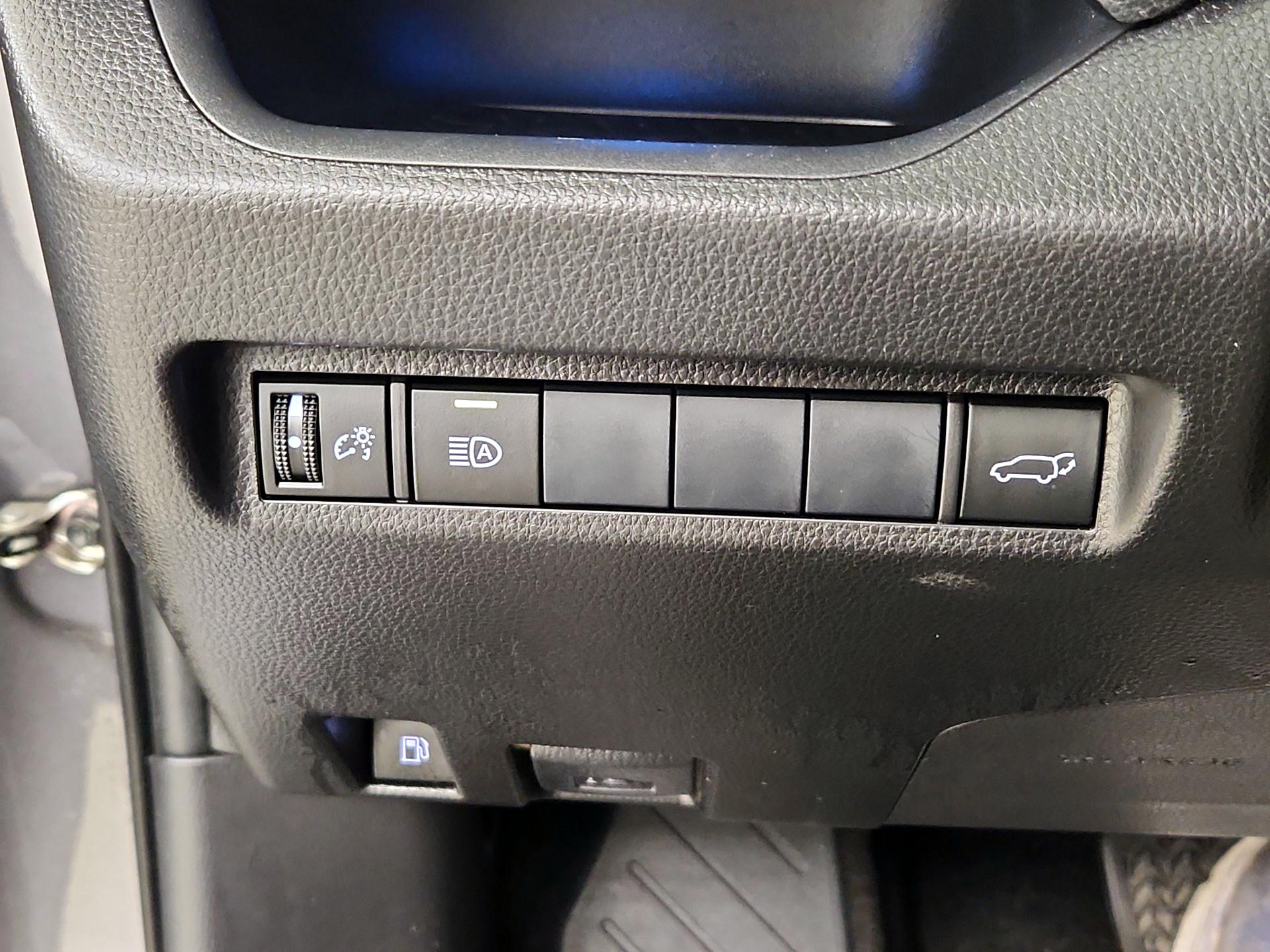 Thumbnail: 2019 Toyota RAV4 - 11