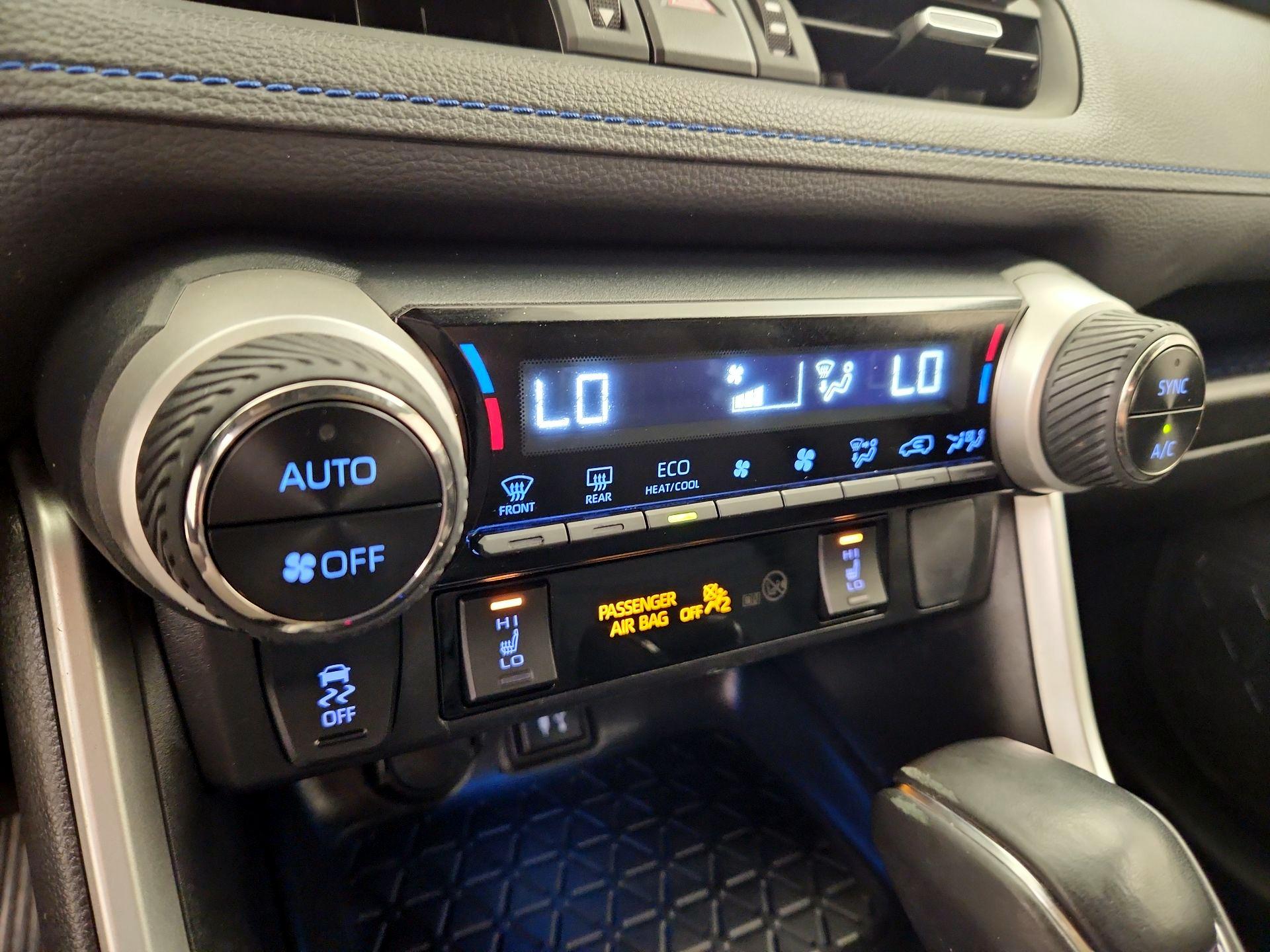 Thumbnail: 2019 Toyota RAV4 - 14