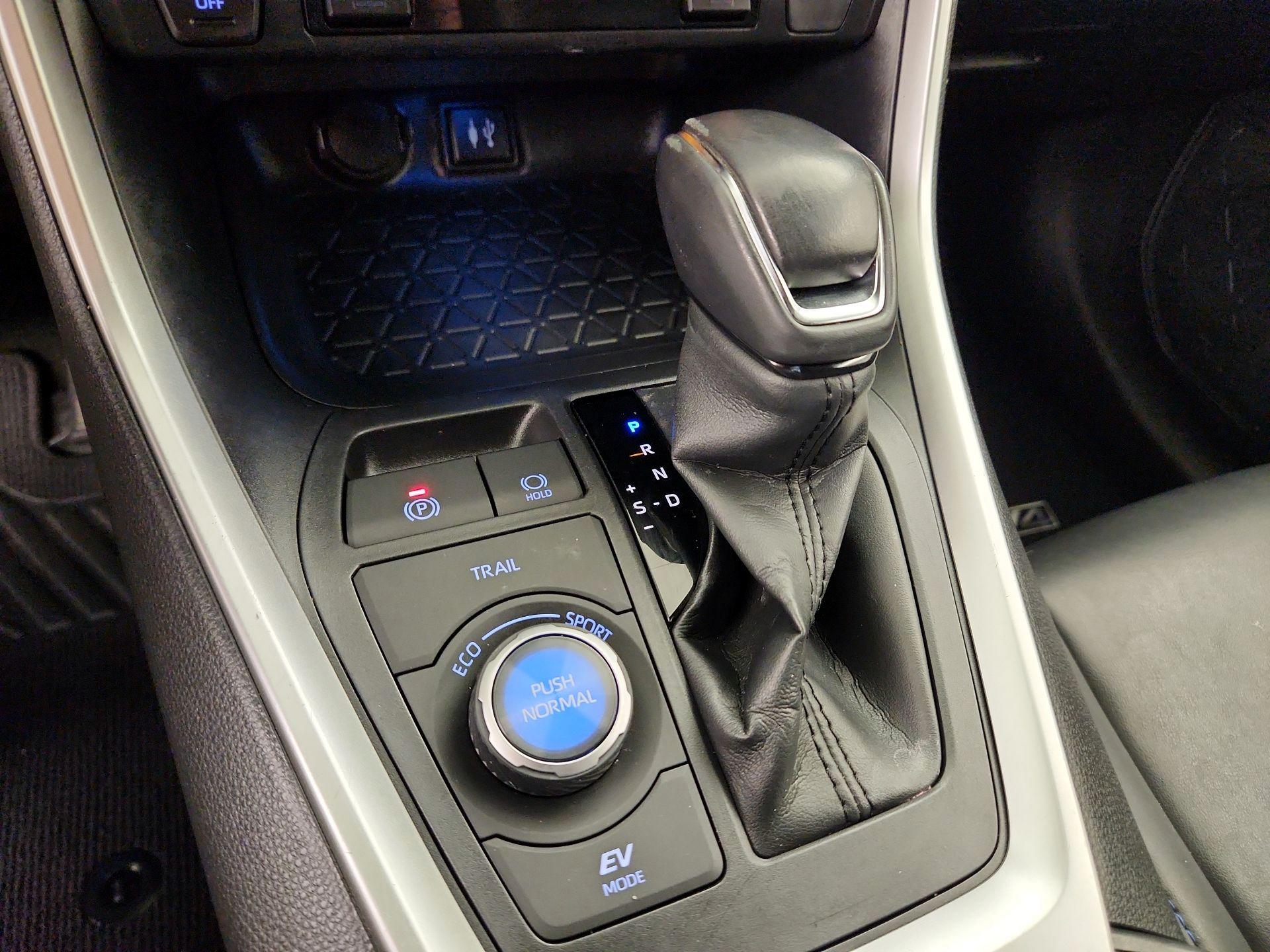 Thumbnail: 2019 Toyota RAV4 - 15