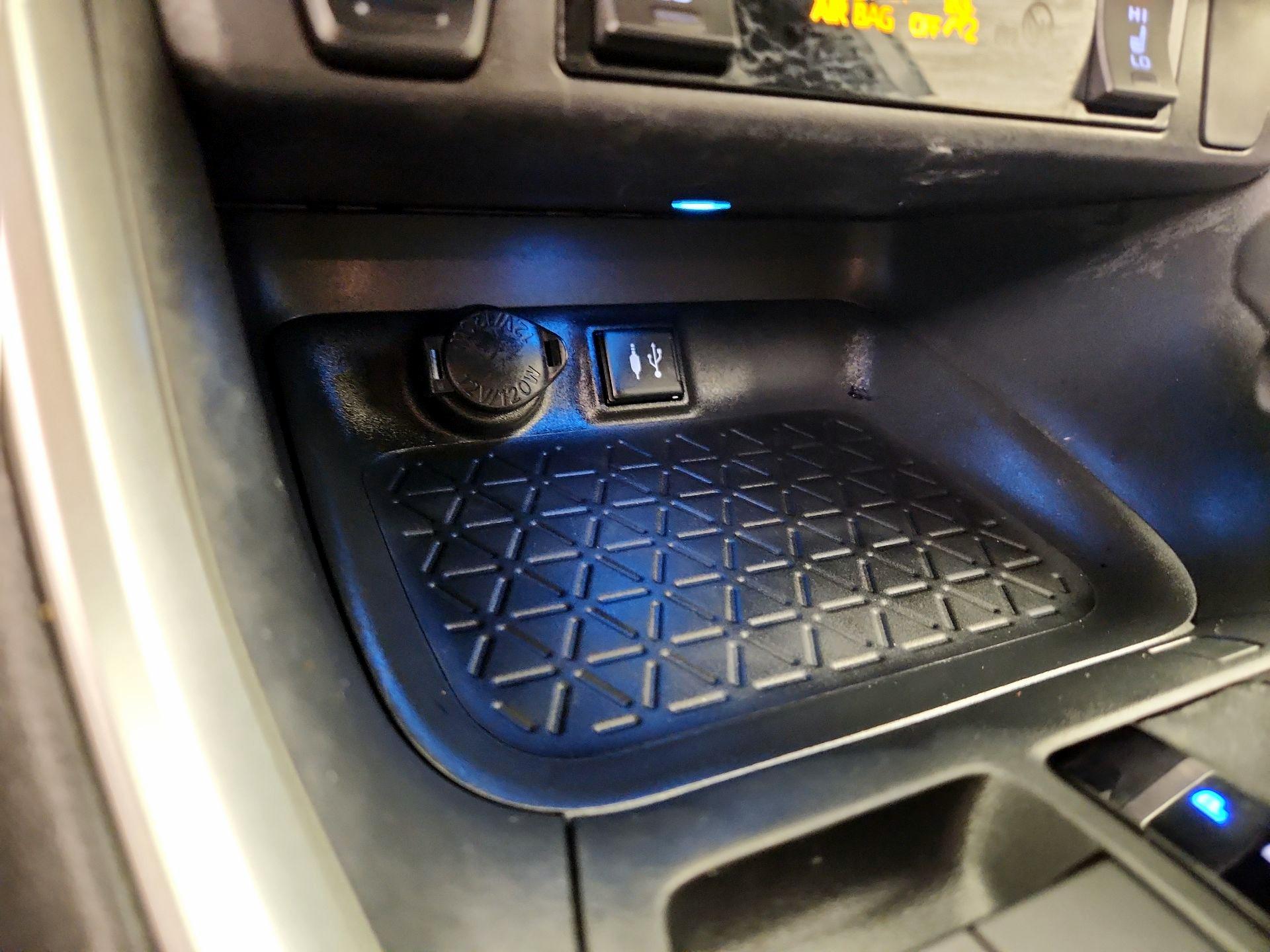 Thumbnail: 2019 Toyota RAV4 - 16