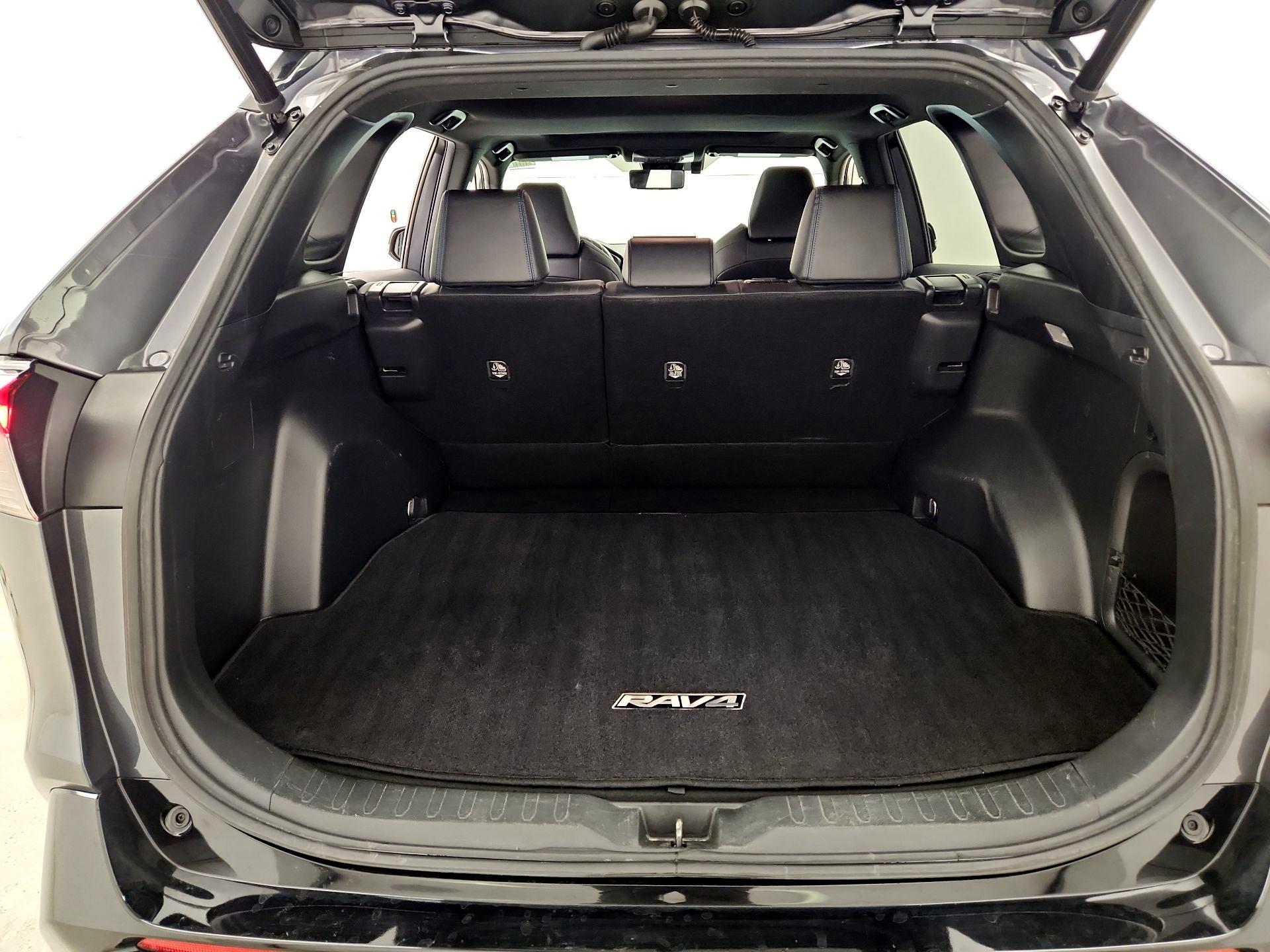 Thumbnail: 2019 Toyota RAV4 - 19