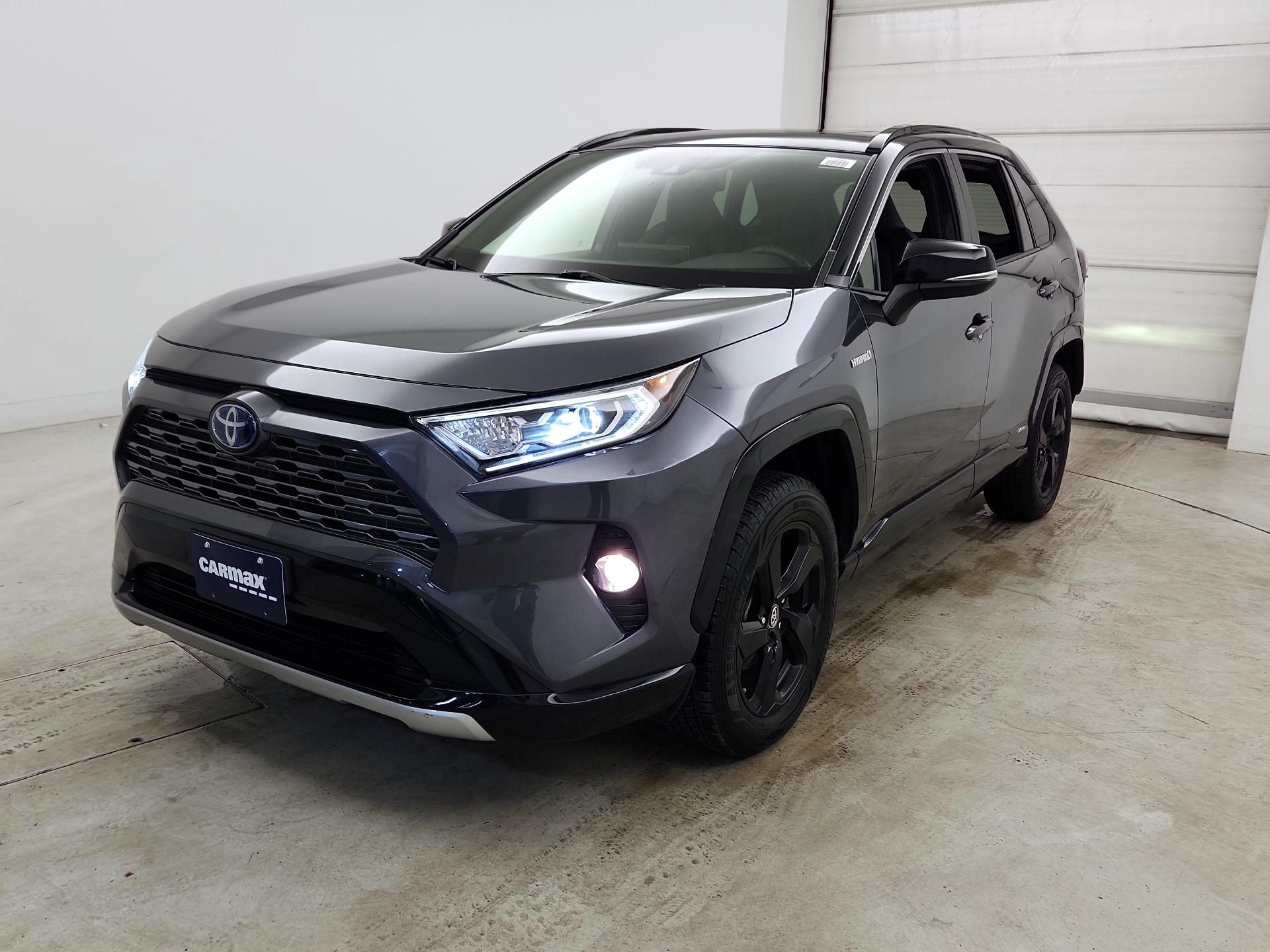 Thumbnail: 2019 Toyota RAV4 - 3