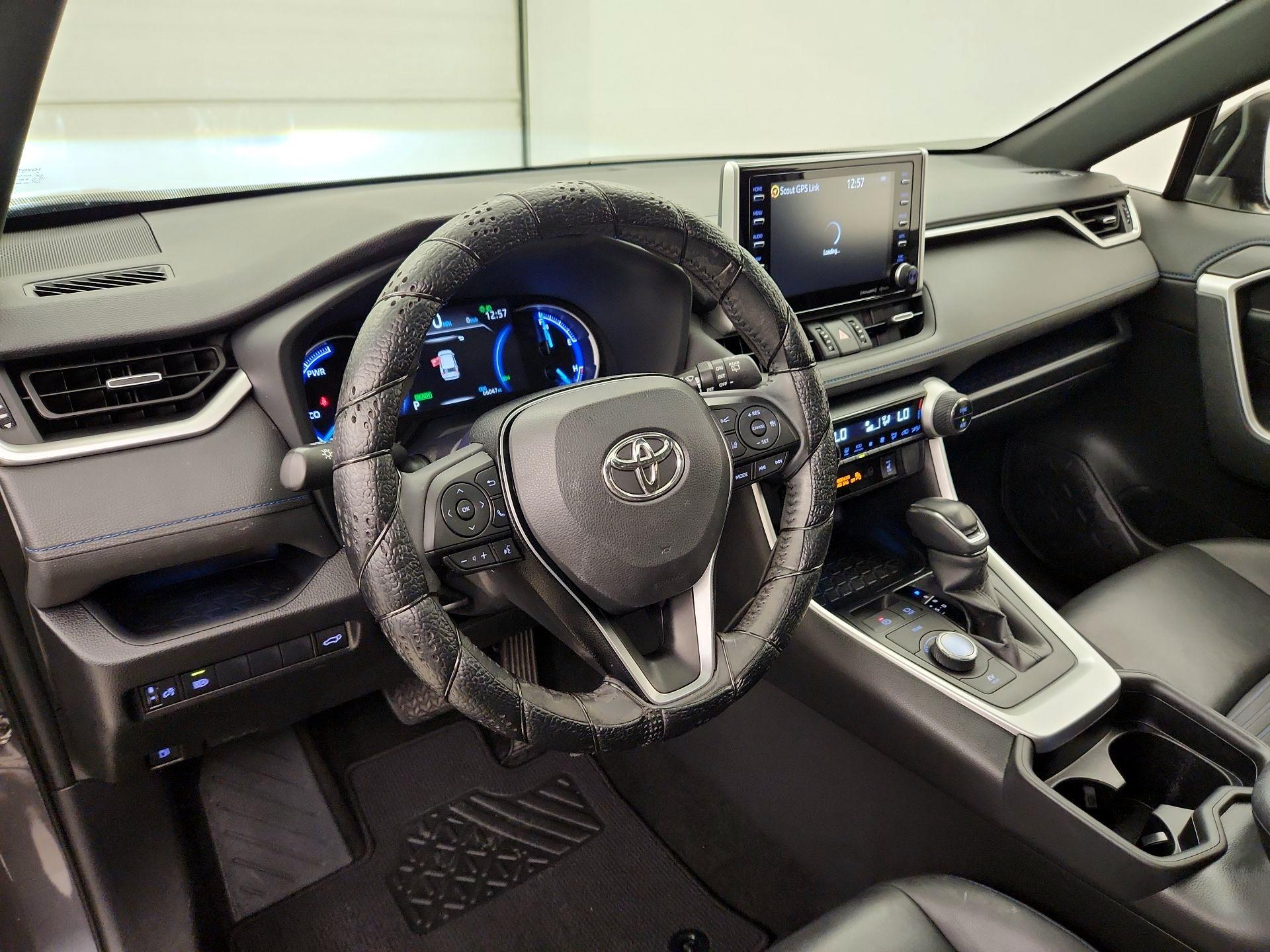Thumbnail: 2019 Toyota RAV4 - 8