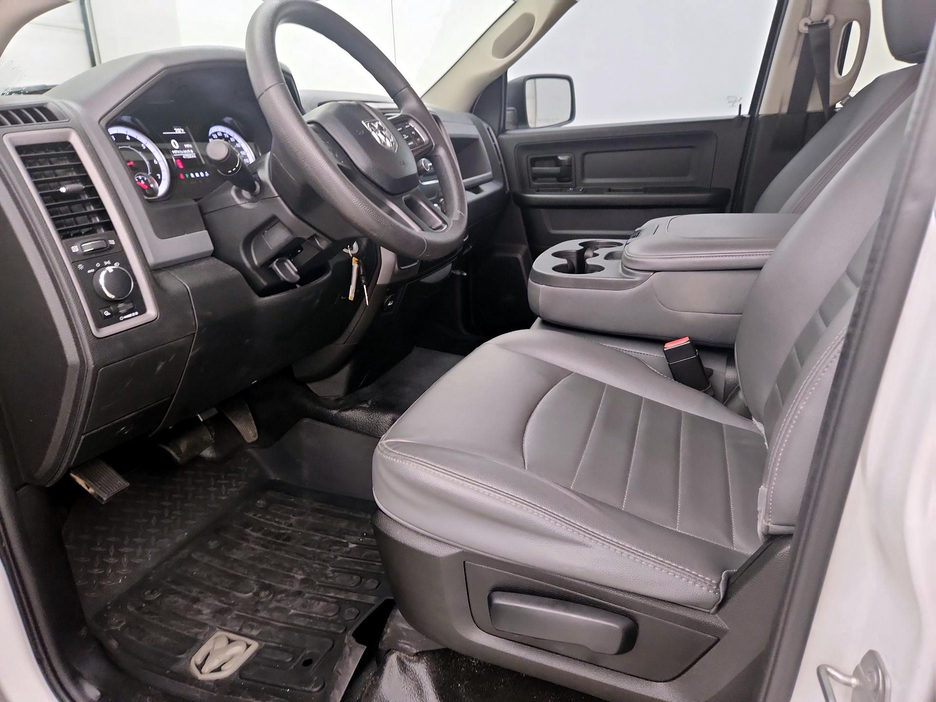 Thumbnail: 2019 RAM 1500 Classic - 9